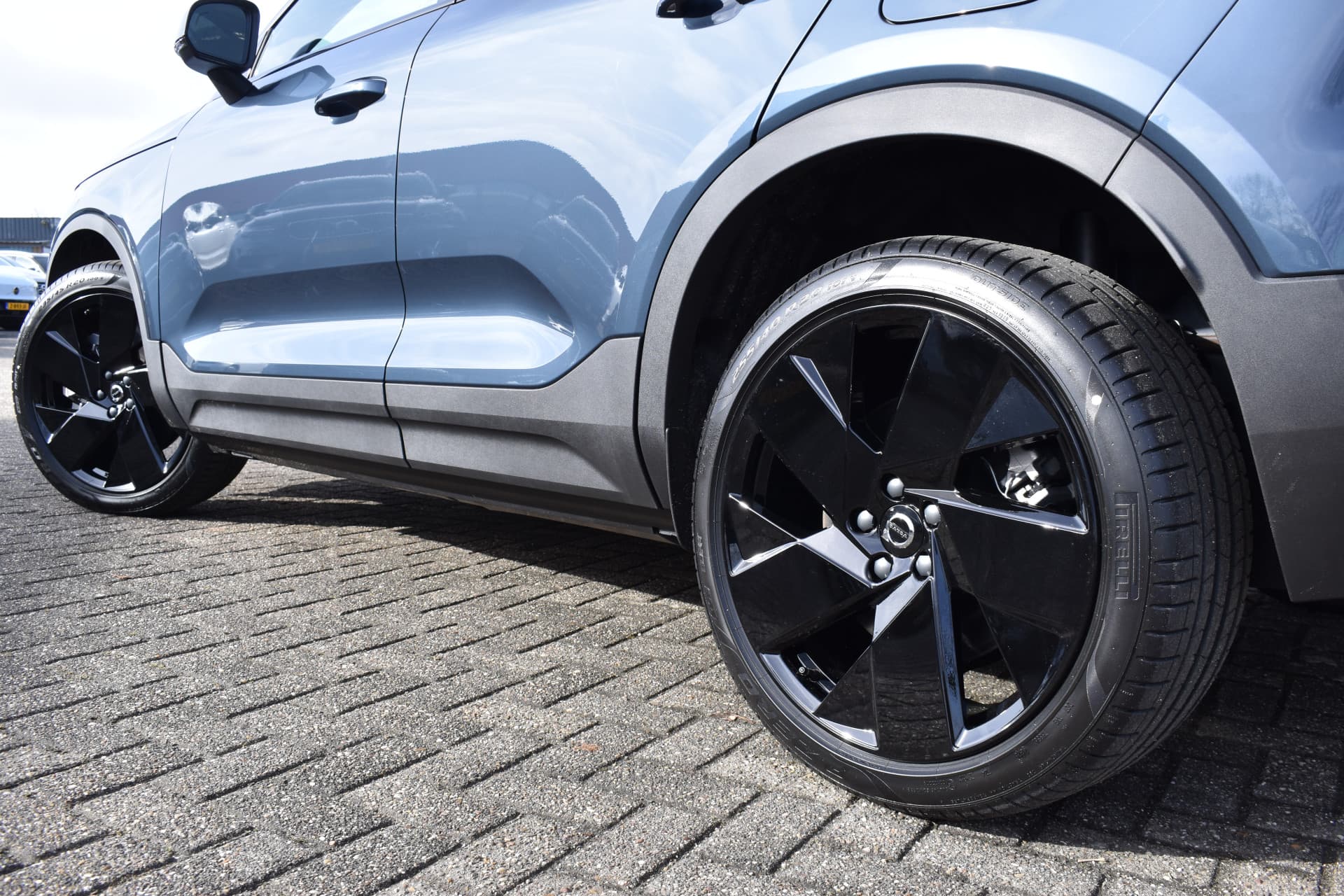 Volvo EX40 Extended Range 252PK Plus Black Ed. 82 kWh thumbnail 9