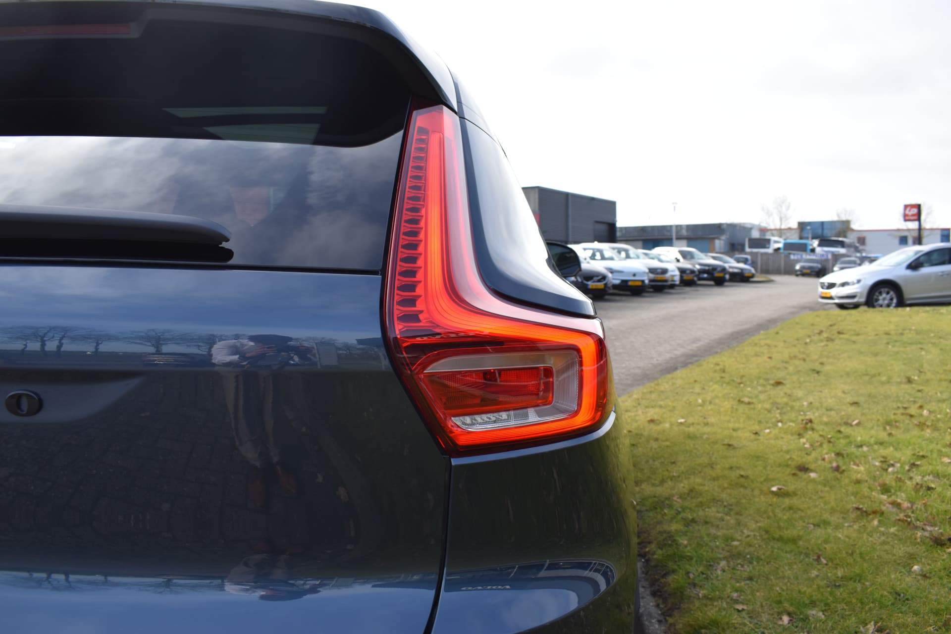 Volvo EX40 Extended Range 252PK Plus Black Ed. 82 kWh thumbnail 13