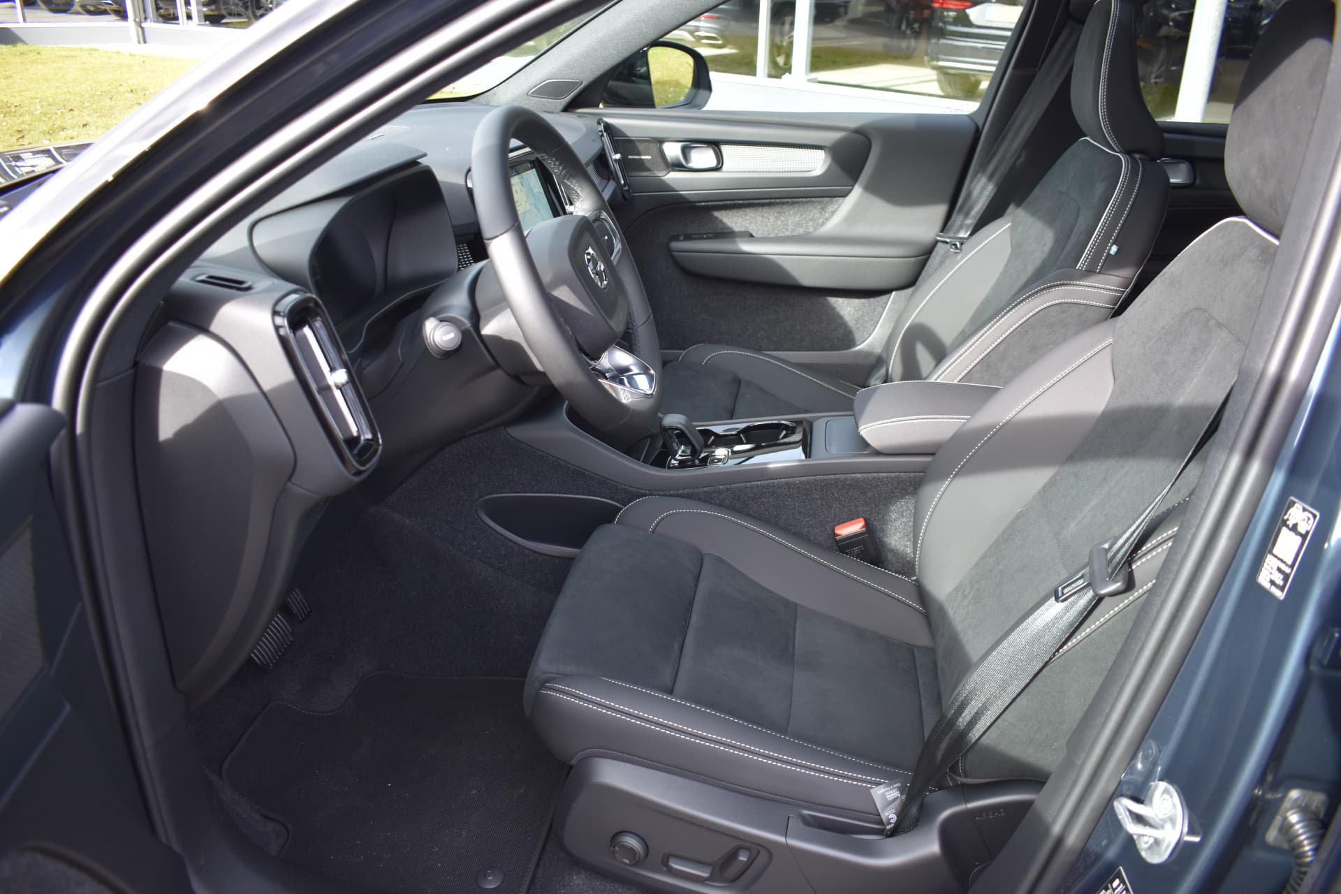 Volvo EX40 Extended Range 252PK Plus Black Ed. 82 kWh thumbnail 15