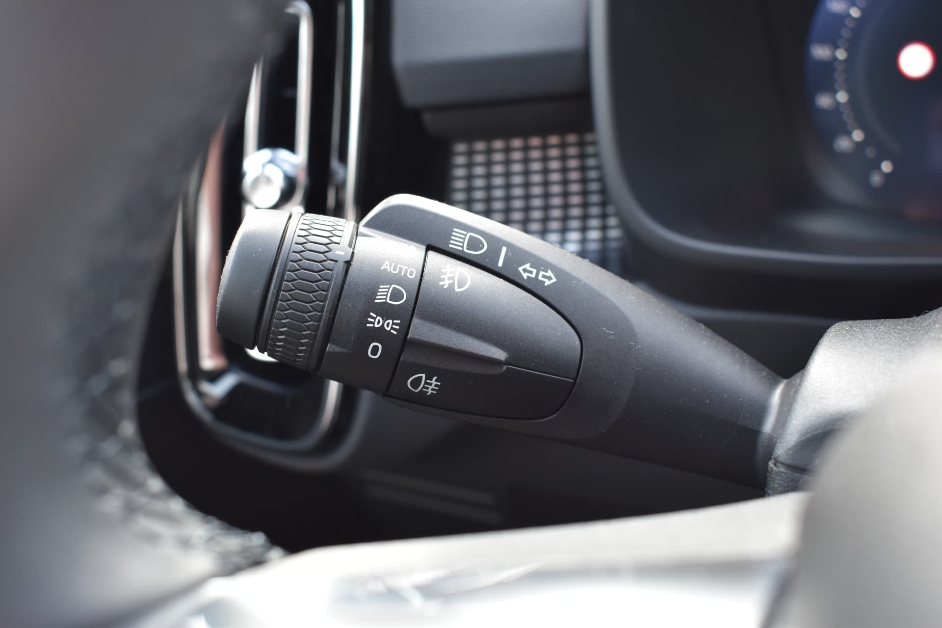 Volvo EX40 Extended Range 252PK Plus Black Ed. 82 kWh thumbnail 23