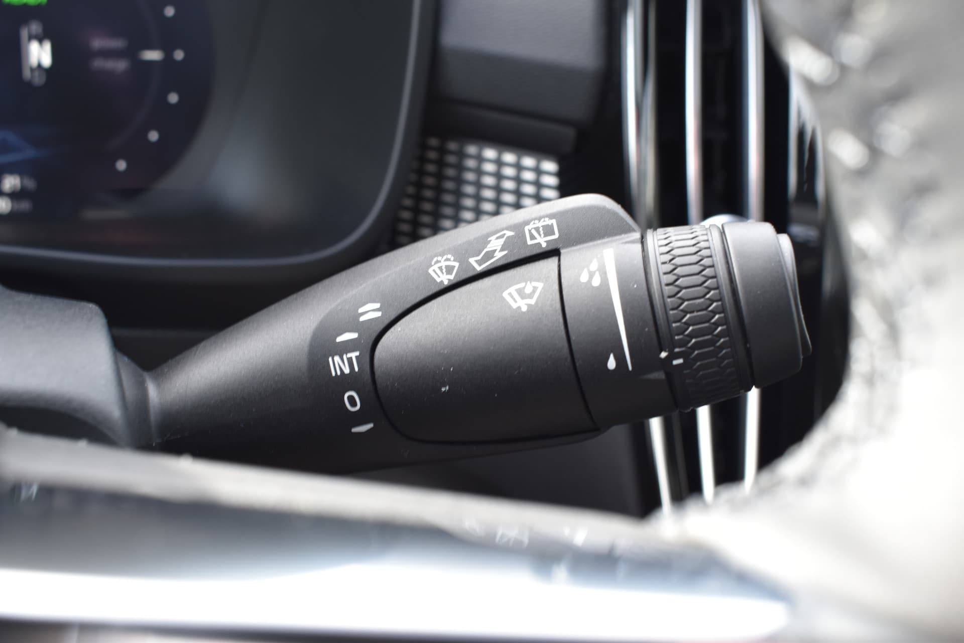 Volvo EX40 Extended Range 252PK Plus Black Ed. 82 kWh thumbnail 24