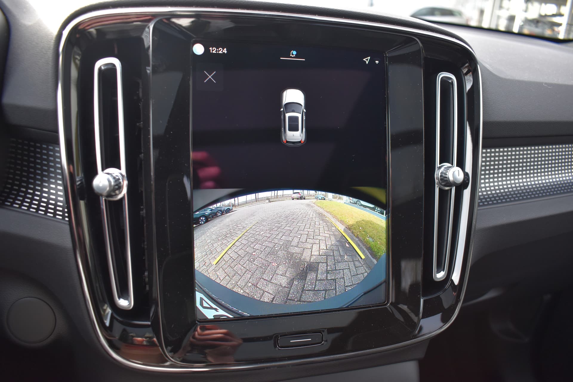 Volvo EX40 Extended Range 252PK Plus Black Ed. 82 kWh thumbnail 29