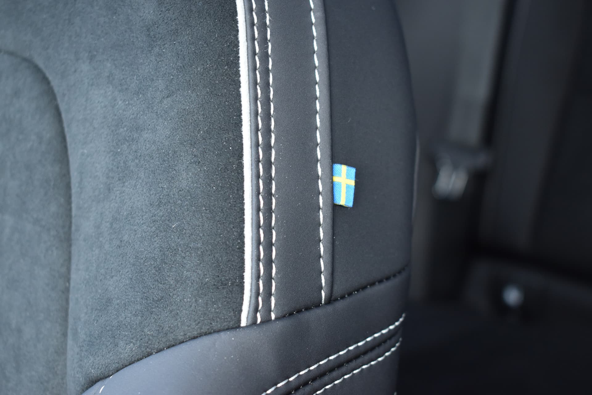 Volvo EX40 Extended Range 252PK Plus Black Ed. 82 kWh thumbnail 34