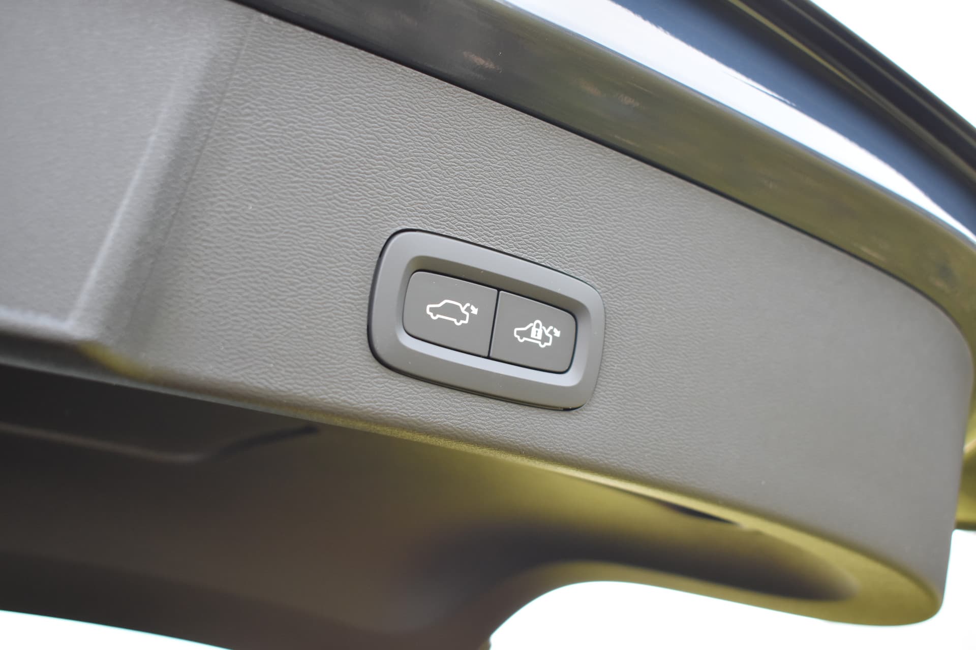 Volvo EX40 Extended Range 252PK Plus Black Ed. 82 kWh thumbnail 39