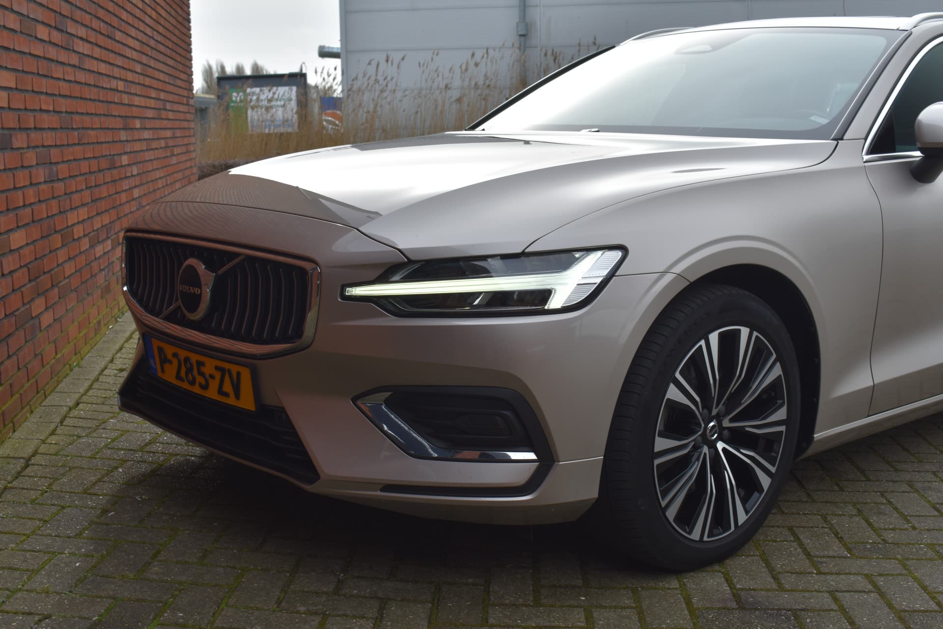 Volvo V60 B3 177PK Plus Bright thumbnail 3