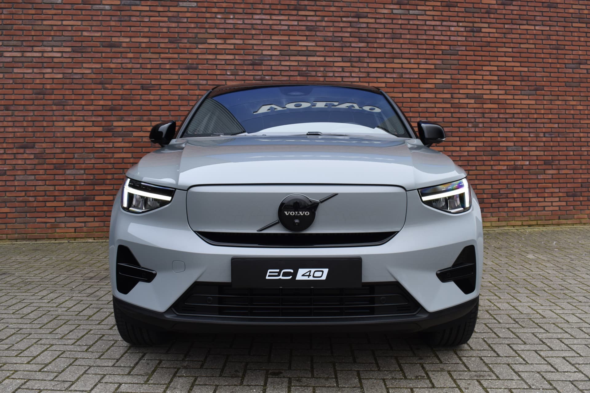 Volvo EC40 Extended Range 252PK Ultra Black Edition Europa 82 kWh null thumbnail 10