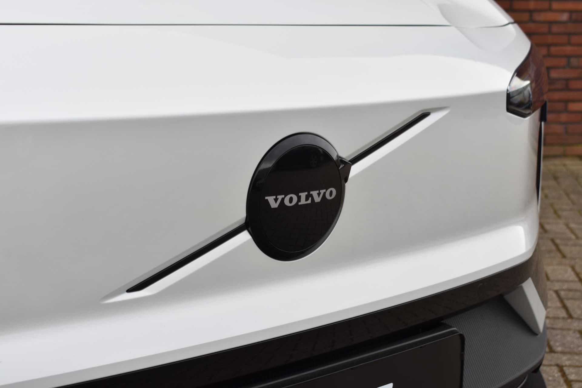 Volvo EX30 Extended Range 272PK Plus thumbnail 4