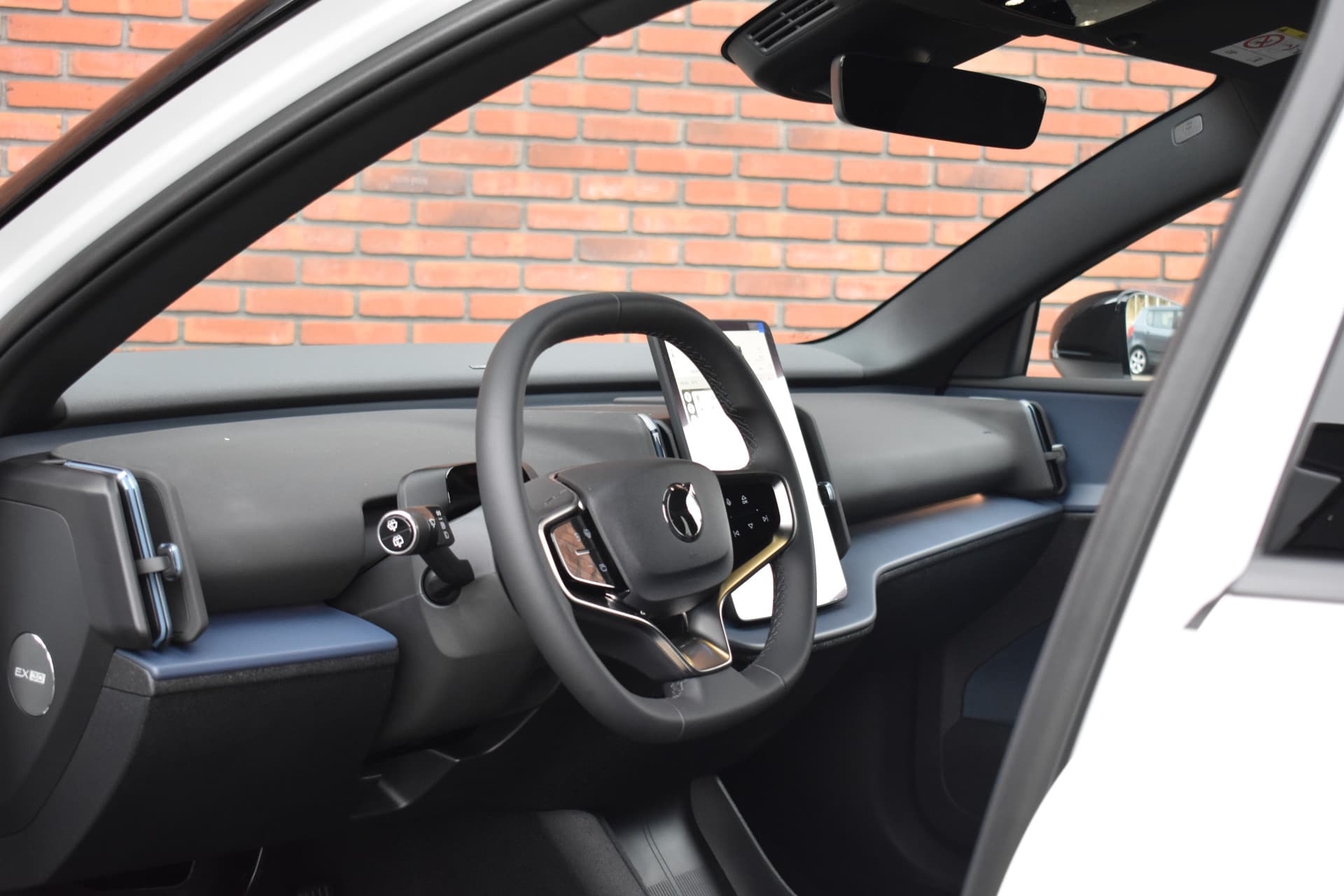 Volvo EX30 Extended Range 272PK Plus thumbnail 5