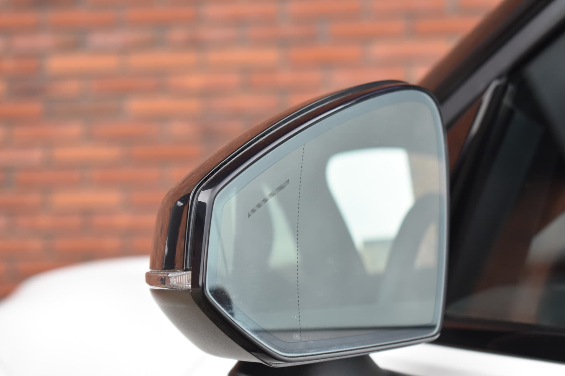 Volvo EX30 Extended Range 272PK Plus thumbnail 11