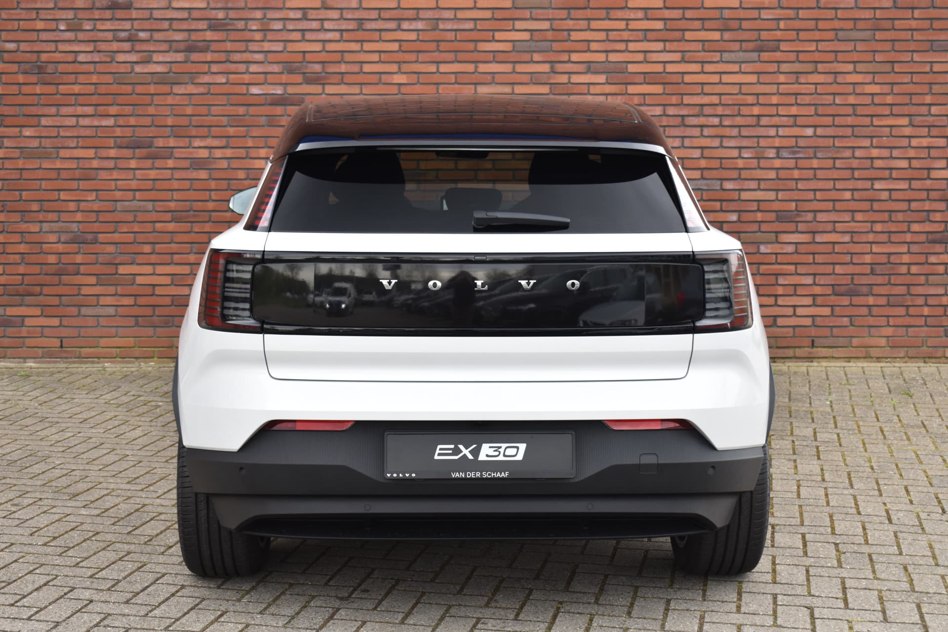 Volvo EX30 Extended Range 272PK Plus thumbnail 13