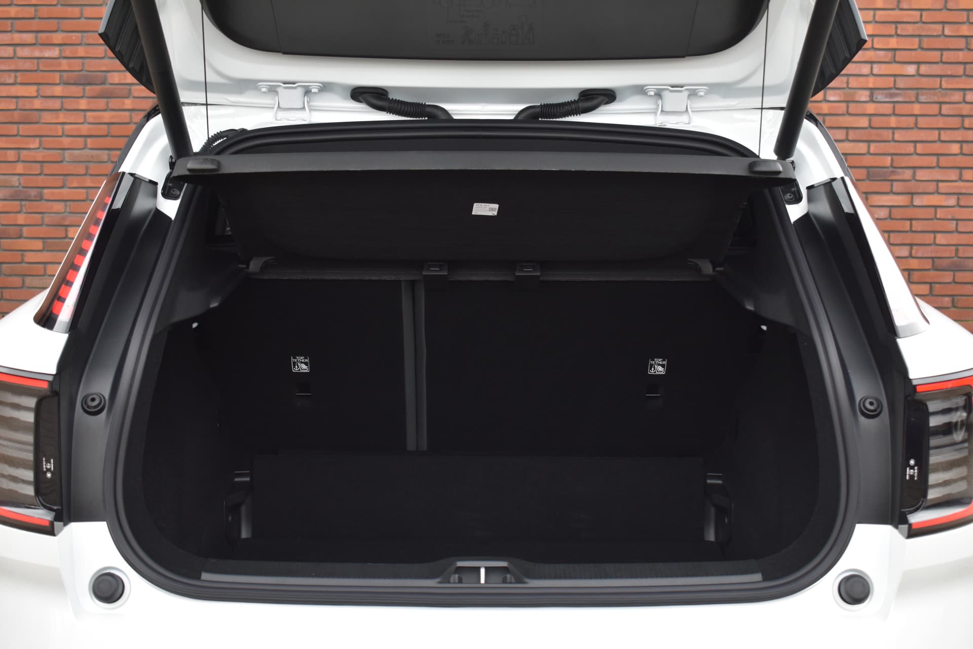 Volvo EX30 Extended Range 272PK Plus thumbnail 14