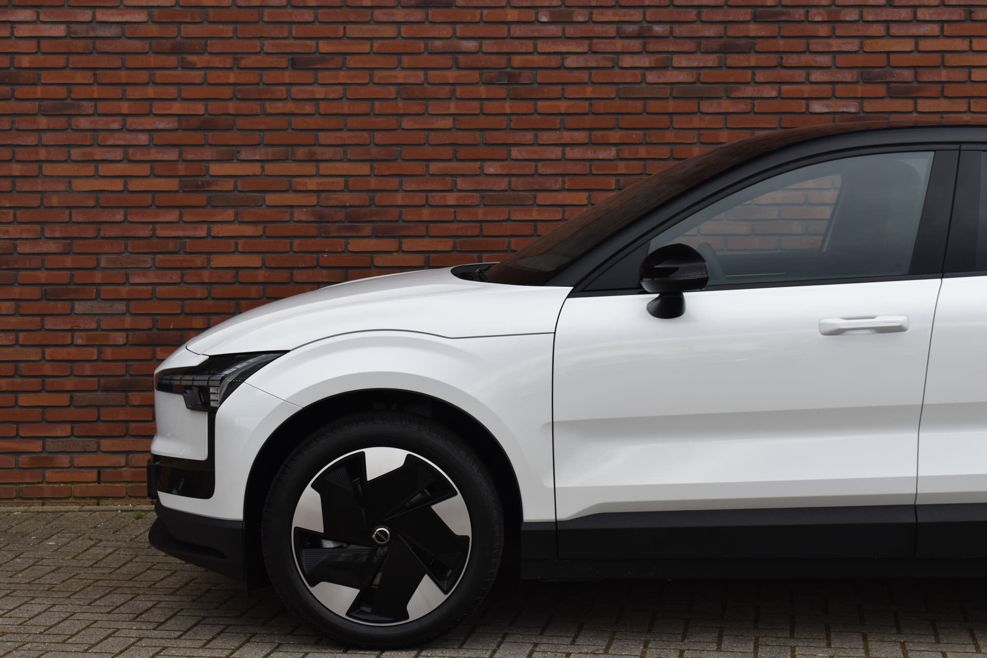 Volvo EX30 Extended Range 272PK Plus thumbnail 22