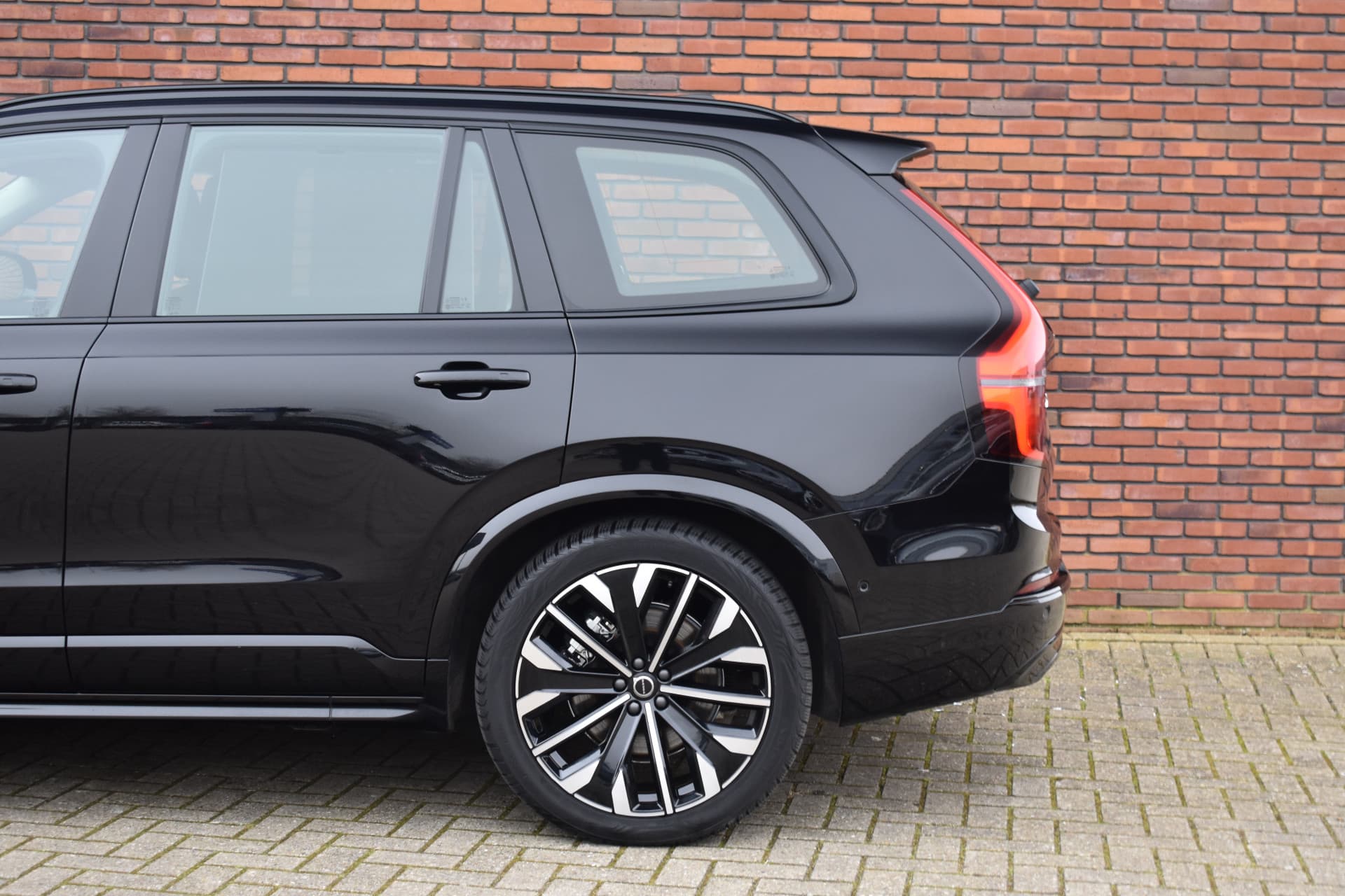 Volvo XC90 T8 455PK Plug-in hybrid AWD Ultra Dark thumbnail 16