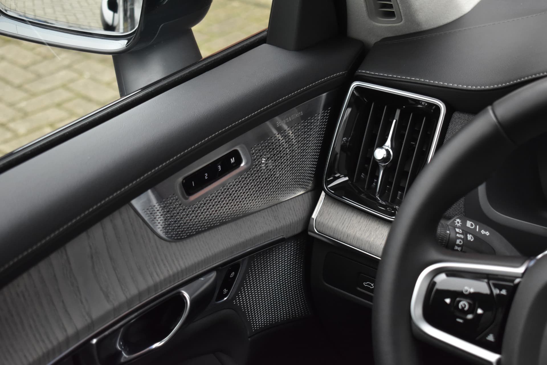 Volvo XC90 T8 455PK Plug-in hybrid AWD Ultra Dark thumbnail 28