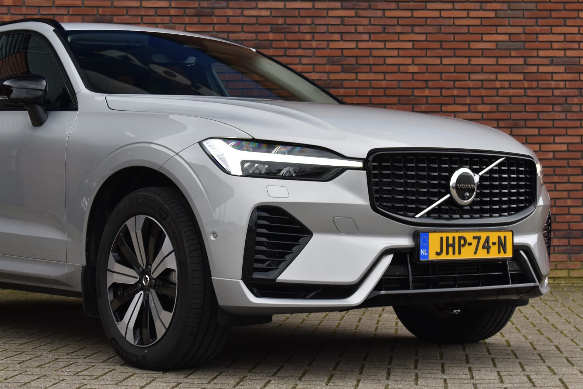 Volvo XC60 T6 350PK Plug-in hybrid AWD Plus Dark thumbnail 2