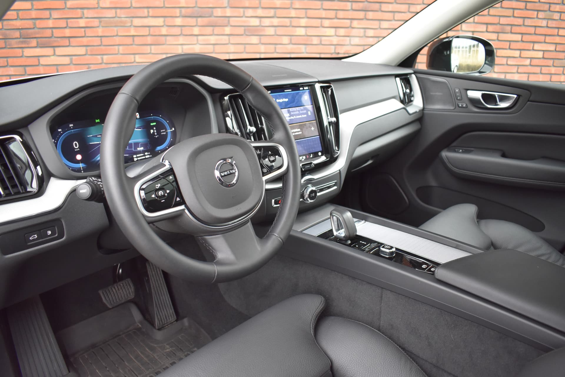 Volvo XC60 T6 350PK Plug-in hybrid AWD Plus Dark thumbnail 5