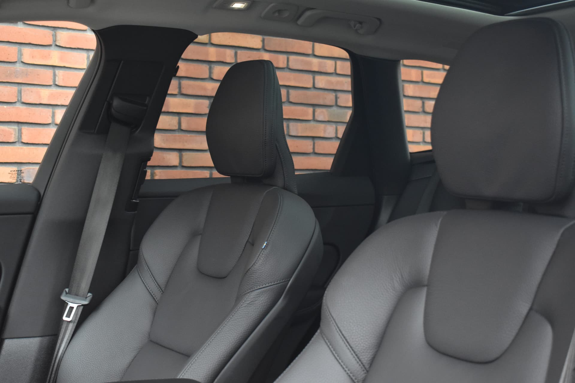 Volvo XC60 T6 350PK Plug-in hybrid AWD Plus Dark thumbnail 6