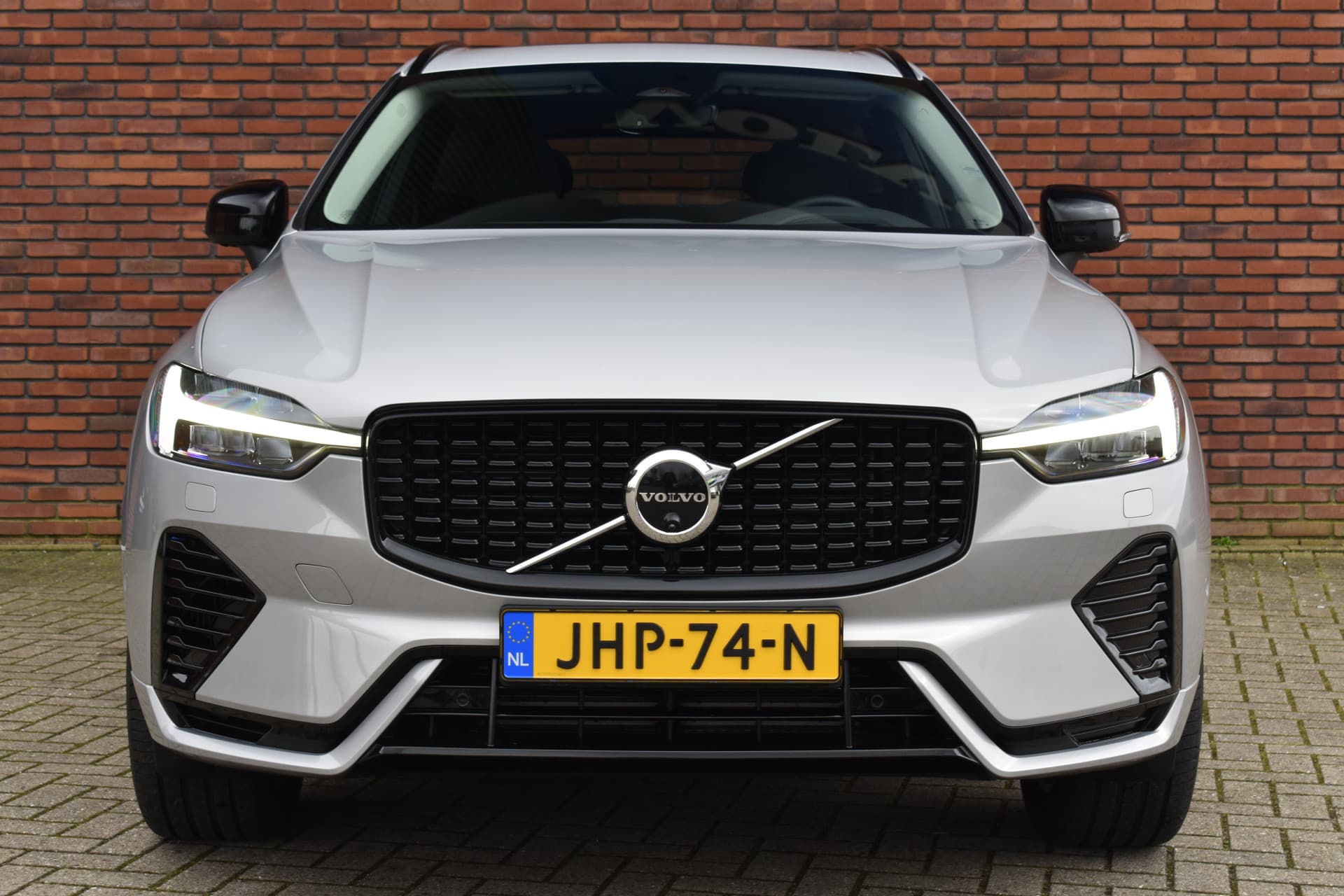 Volvo XC60 T6 350PK Plug-in hybrid AWD Plus Dark thumbnail 11
