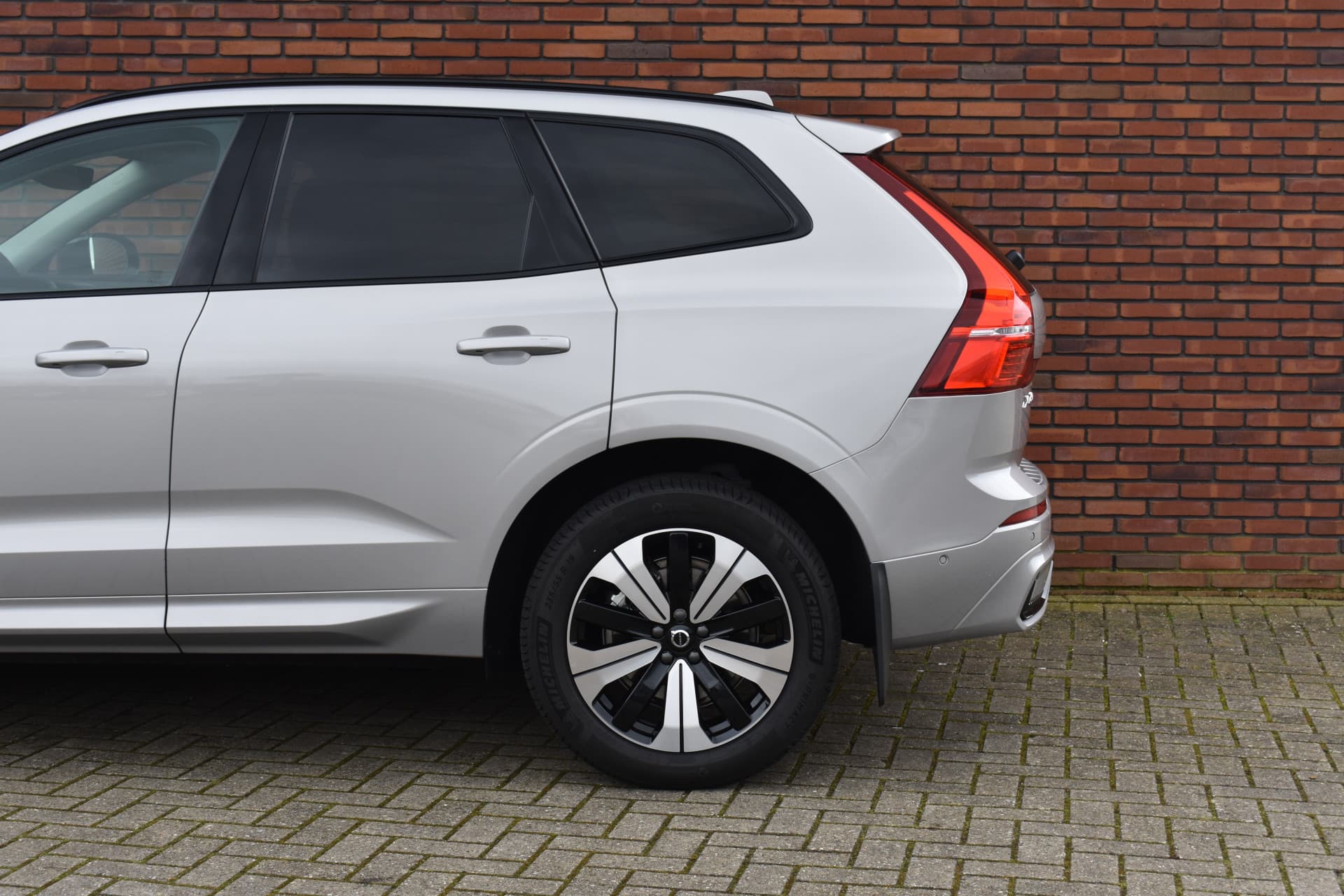 Volvo XC60 T6 350PK Plug-in hybrid AWD Plus Dark thumbnail 14