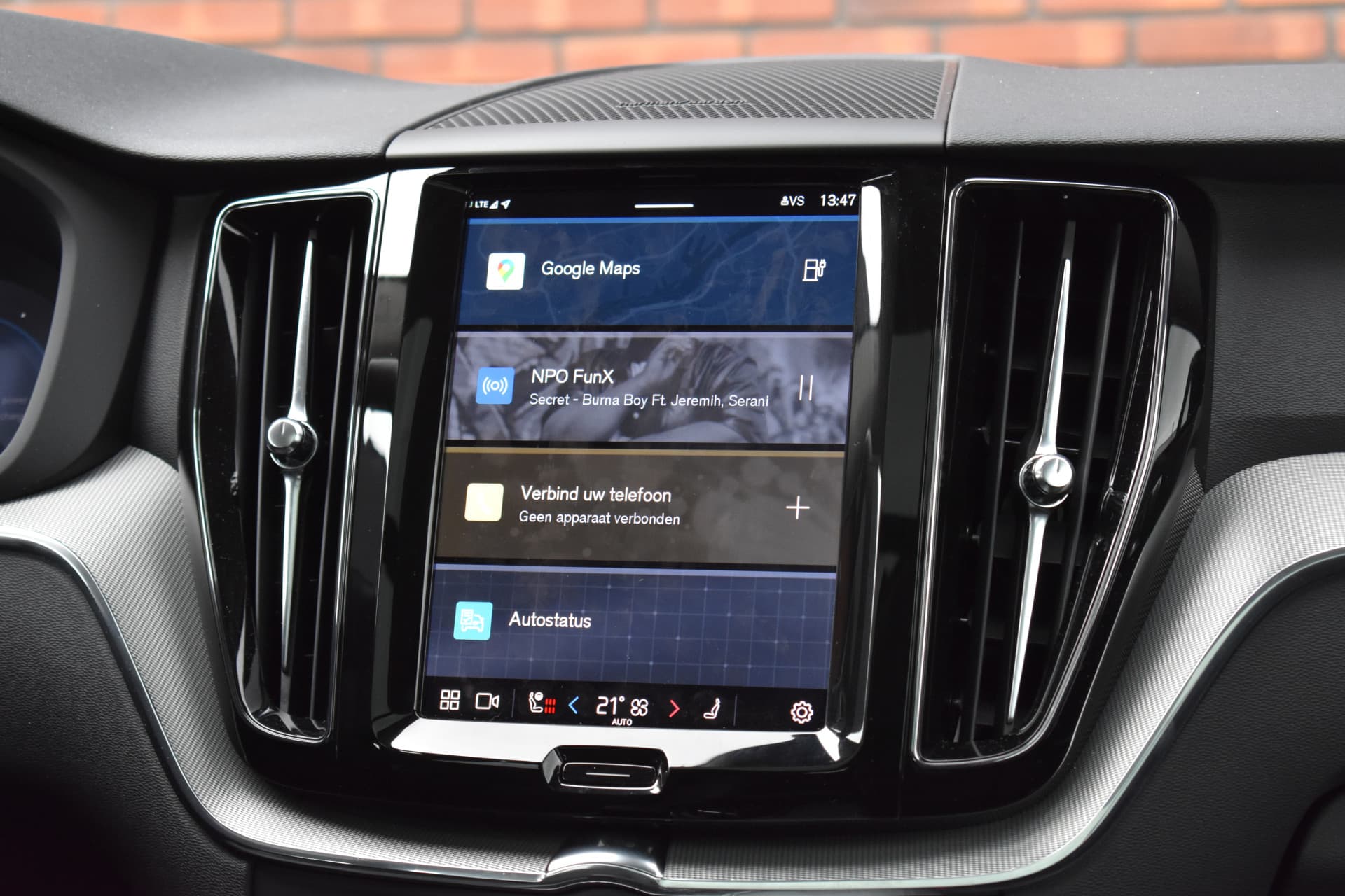 Volvo XC60 T6 350PK Plug-in hybrid AWD Plus Dark thumbnail 21