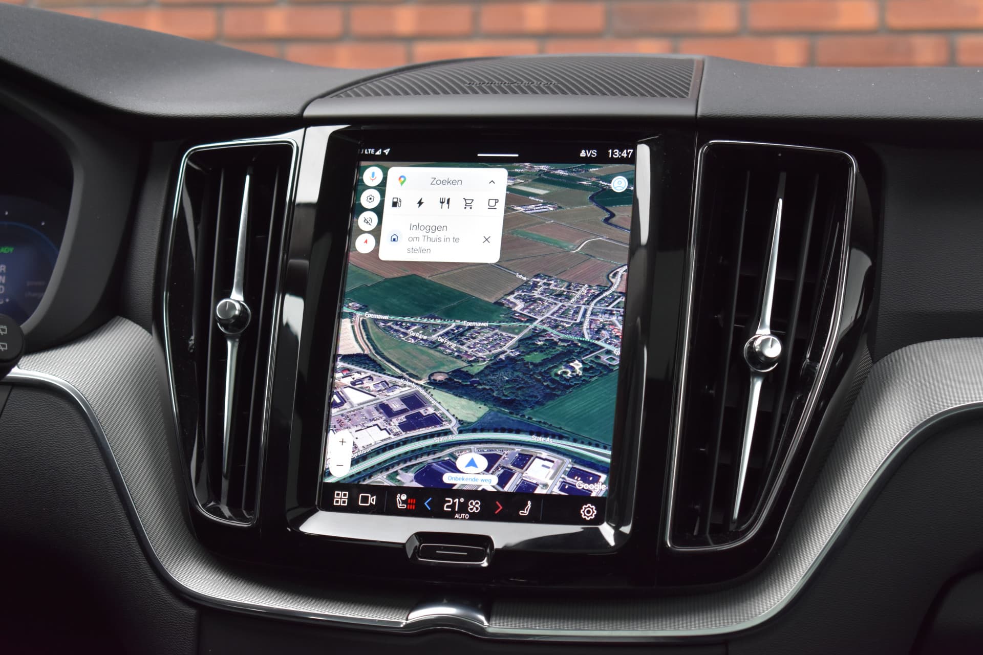 Volvo XC60 T6 350PK Plug-in hybrid AWD Plus Dark thumbnail 22