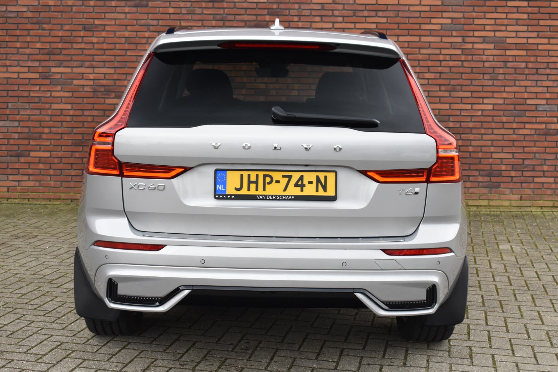 Volvo XC60 T6 350PK Plug-in hybrid AWD Plus Dark thumbnail 24