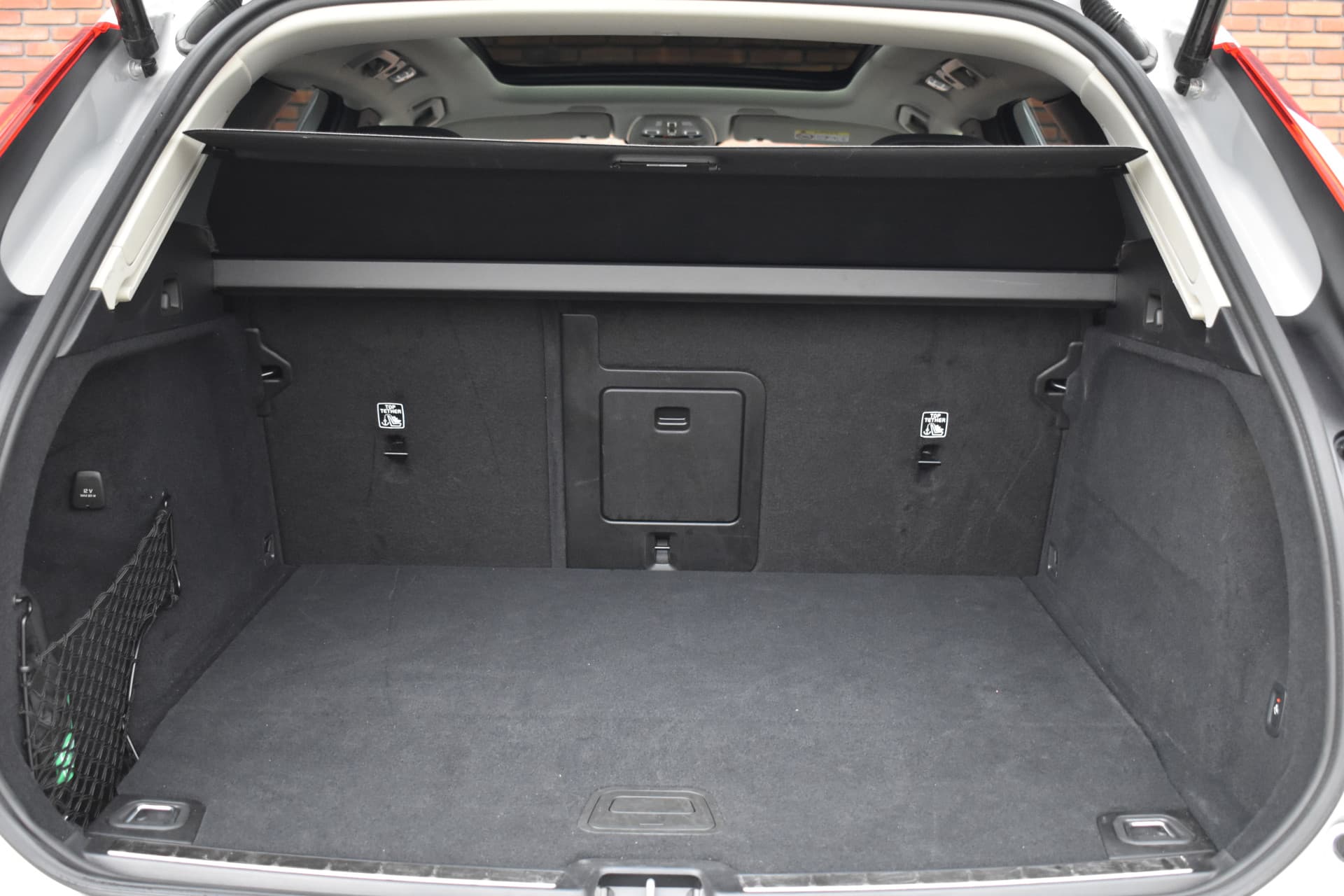 Volvo XC60 T6 350PK Plug-in hybrid AWD Plus Dark thumbnail 25