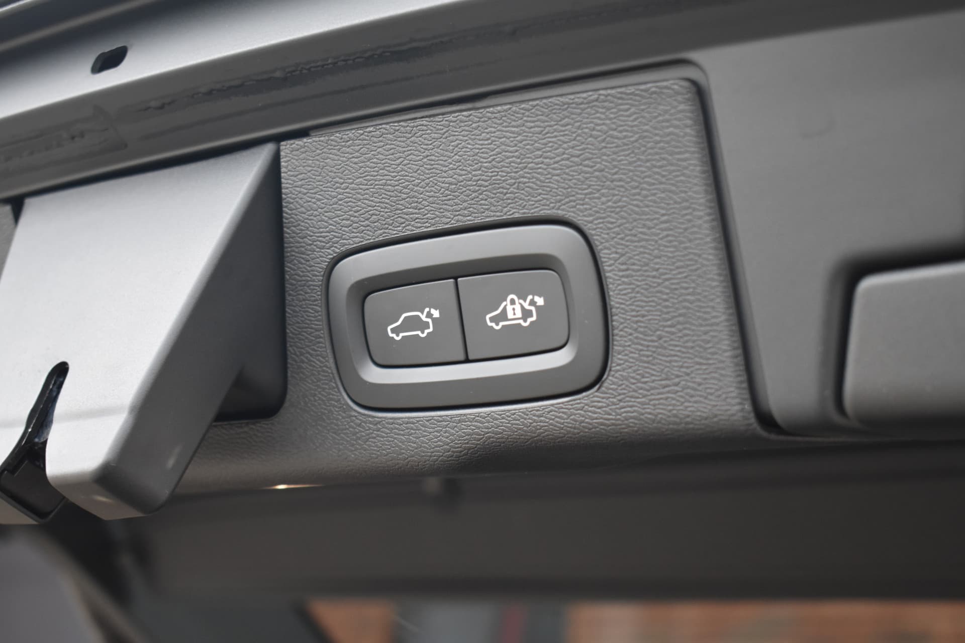 Volvo XC60 T6 350PK Plug-in hybrid AWD Plus Dark thumbnail 26