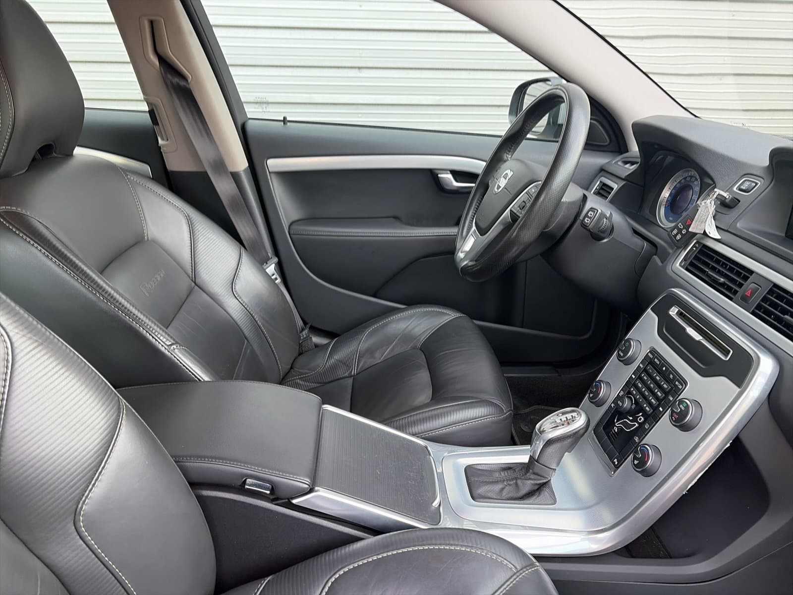 Volvo V70 T4 R-Edition Automaat / Plus Line / Dakrails / Trekhaak / thumbnail 17