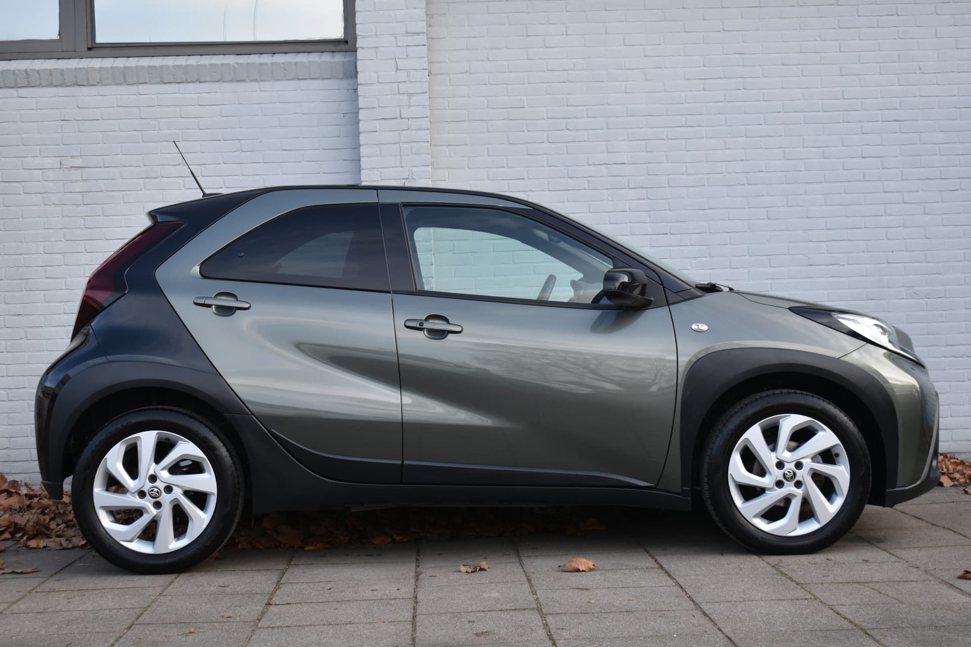 Toyota Aygo X 1.0 VVT-i S-CVT First Limited Automaat 72pk thumbnail 7