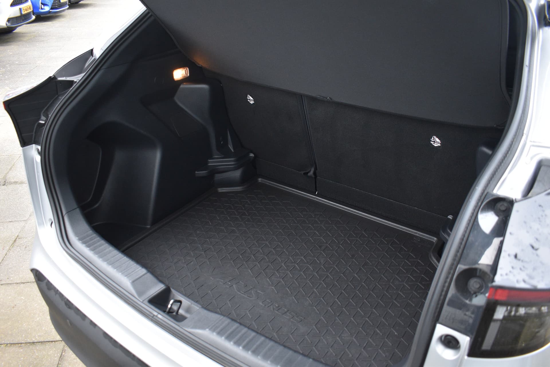 Toyota Yaris Cross 1.5 Hybrid Dynamic Limited Automaat 116pk thumbnail 4