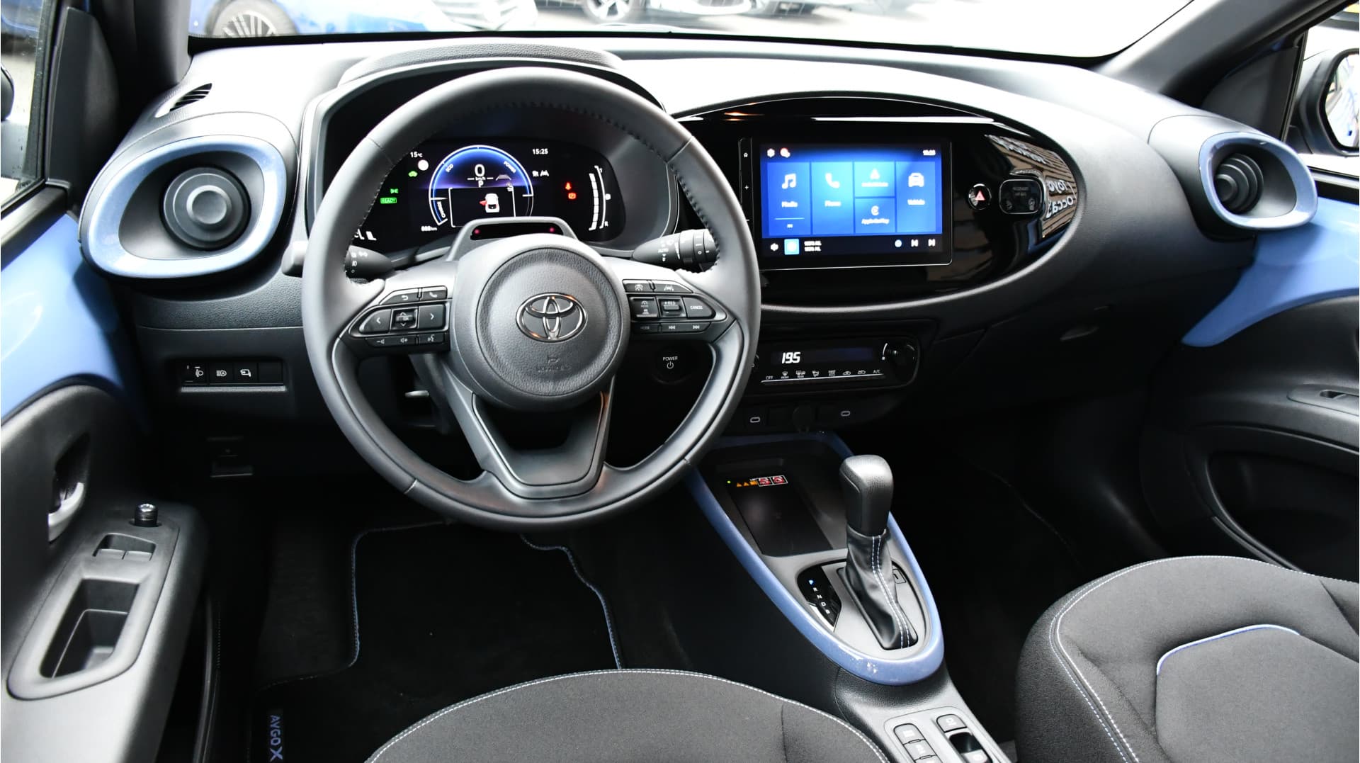 Toyota Aygo X Hybrid 115 pulse Automaat 116pk thumbnail 2