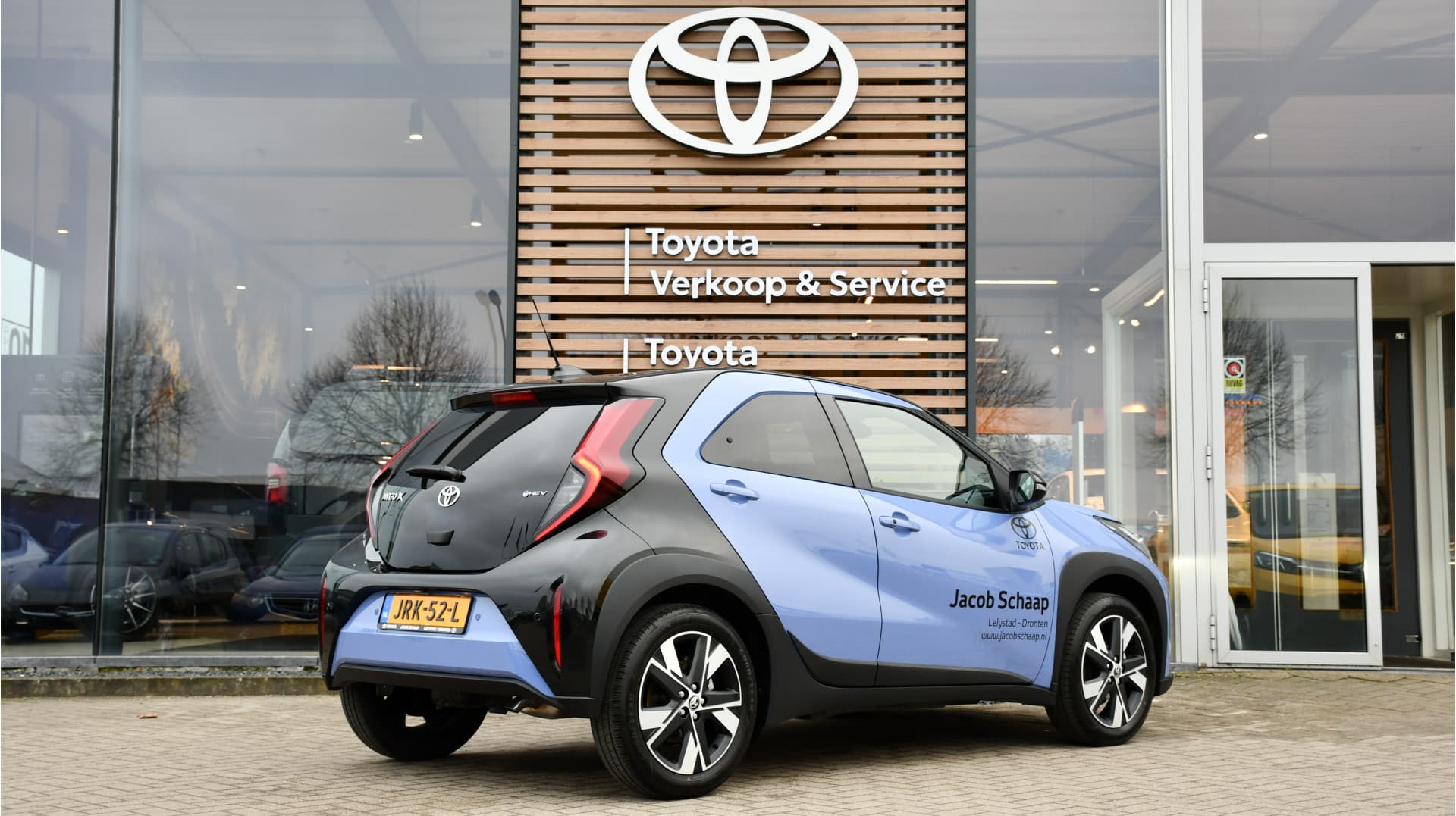 Toyota Aygo X Hybrid 115 pulse Automaat 116pk thumbnail 3