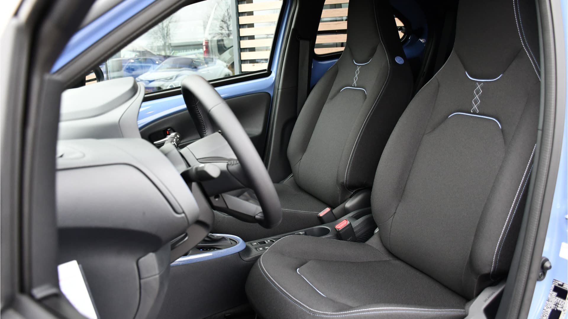 Toyota Aygo X Hybrid 115 pulse Automaat 116pk thumbnail 5