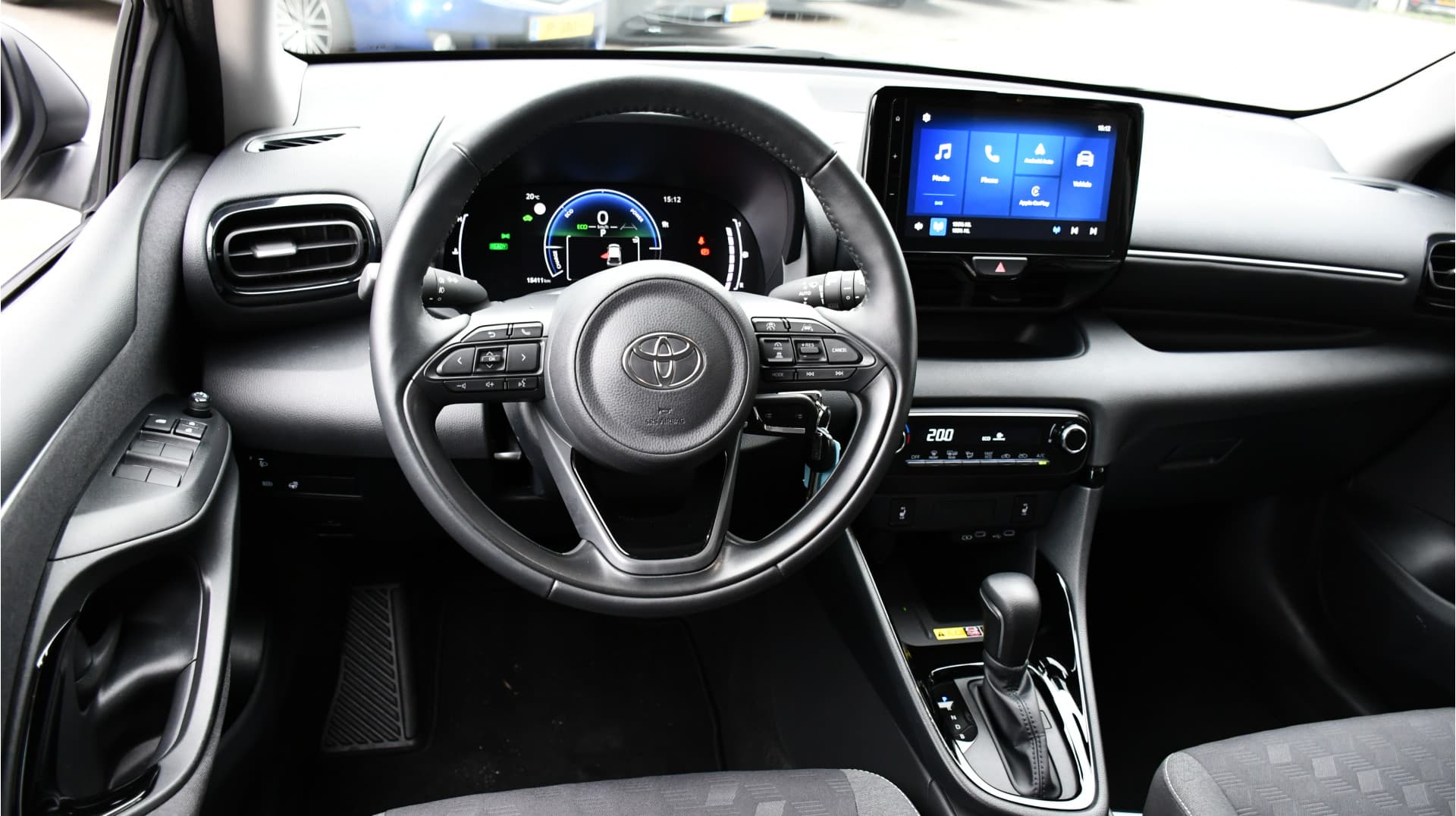 Toyota Yaris 1.5 Hybrid 115 Dynamic Limited 116pk Automaat thumbnail 2