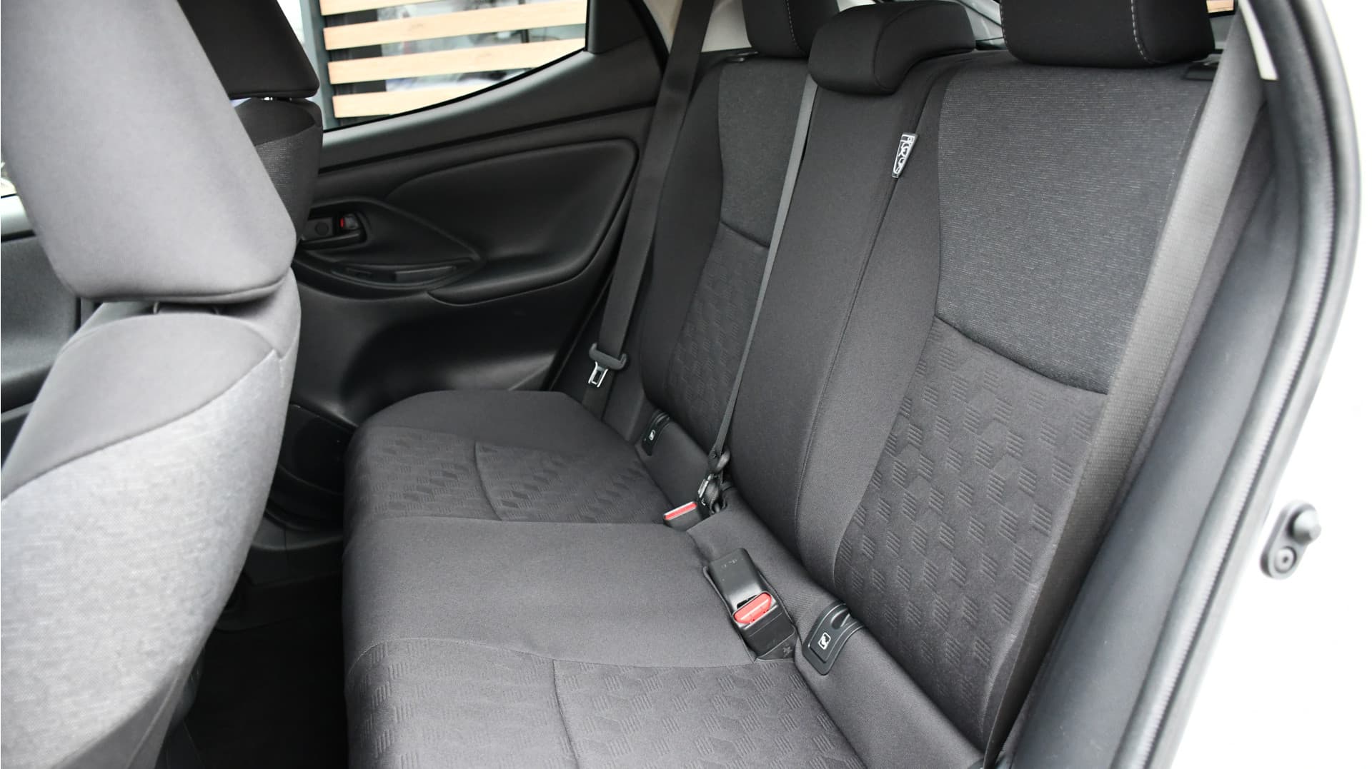 Toyota Yaris 1.5 Hybrid 115 Dynamic Limited 116pk Automaat thumbnail 6