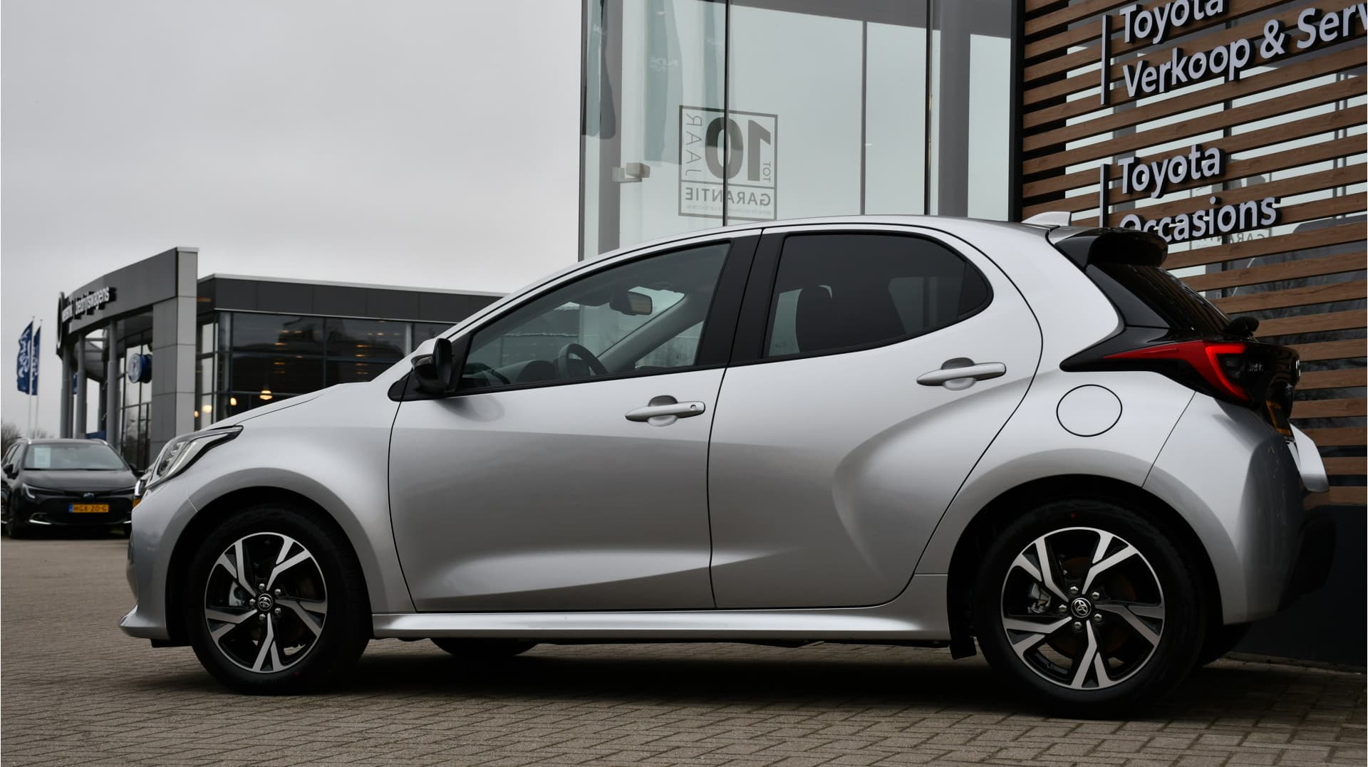 Toyota Yaris 1.5 Hybrid 115 Dynamic Limited 116pk Automaat thumbnail 10