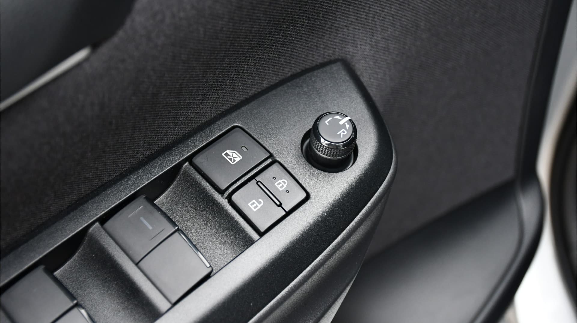 Toyota Yaris 1.5 Hybrid 115 Dynamic Limited 116pk Automaat thumbnail 14