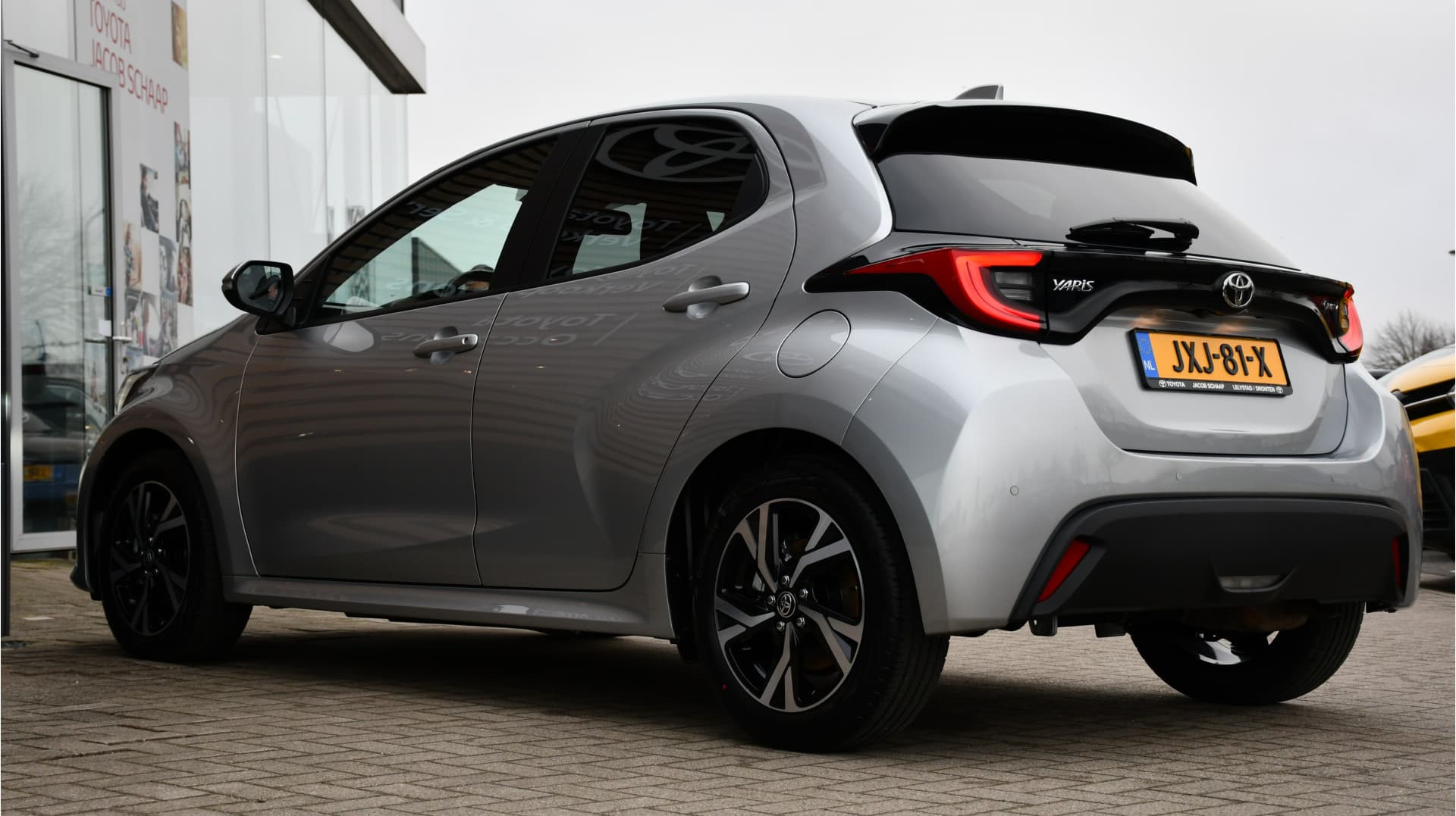 Toyota Yaris 1.5 Hybrid 115 Dynamic Limited 116pk Automaat thumbnail 16