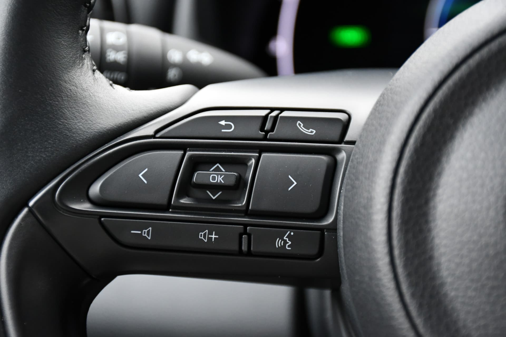 Toyota Yaris 1.5 Hybrid 115 Dynamic Limited 116pk Automaat thumbnail 19