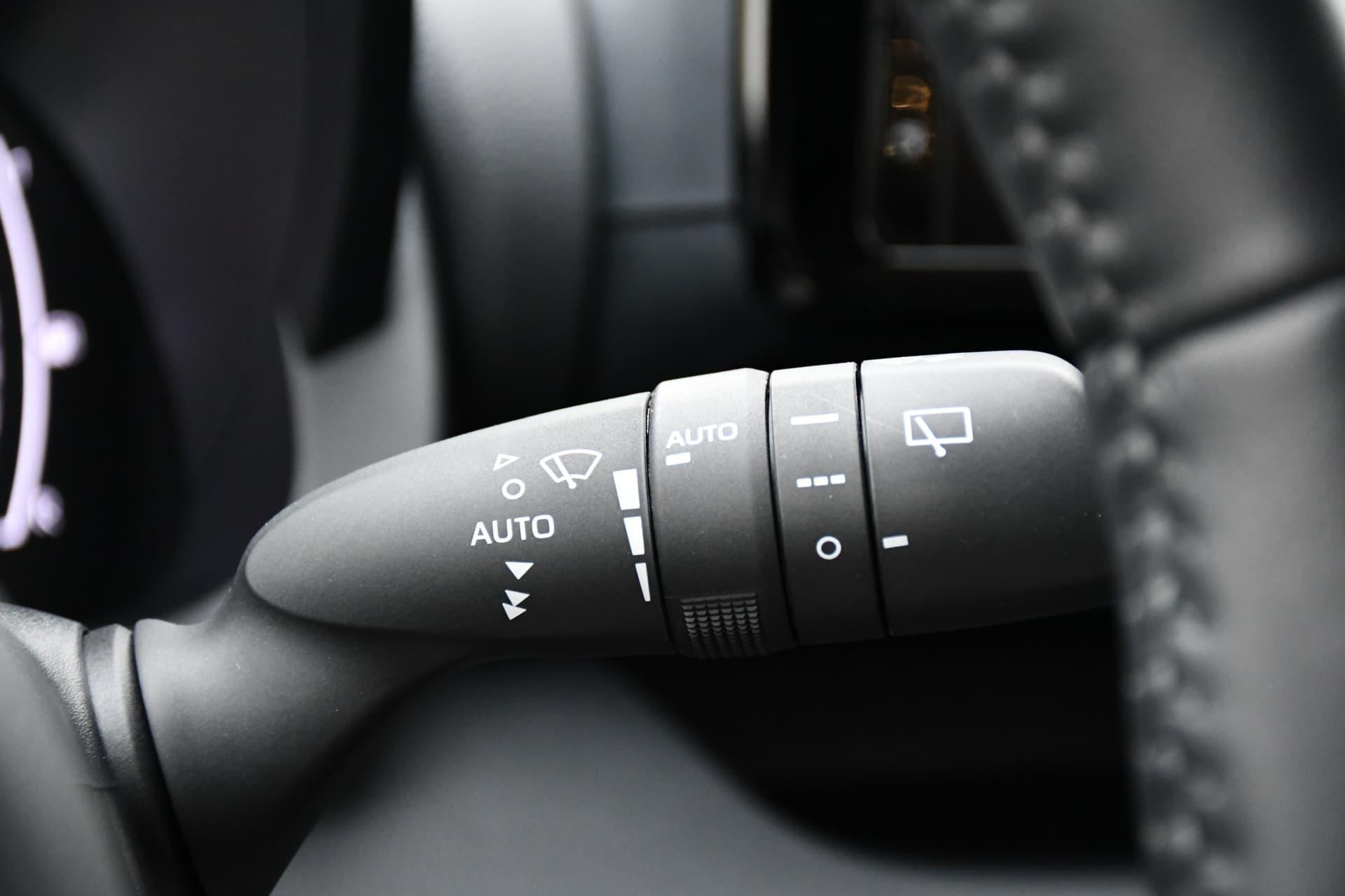 Toyota Yaris 1.5 Hybrid 115 Dynamic Limited 116pk Automaat thumbnail 21