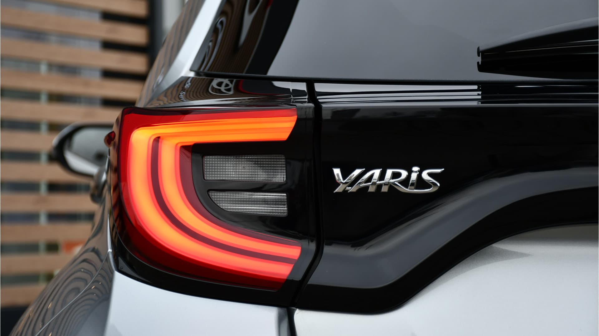 Toyota Yaris 1.5 Hybrid 115 Dynamic Limited 116pk Automaat thumbnail 22