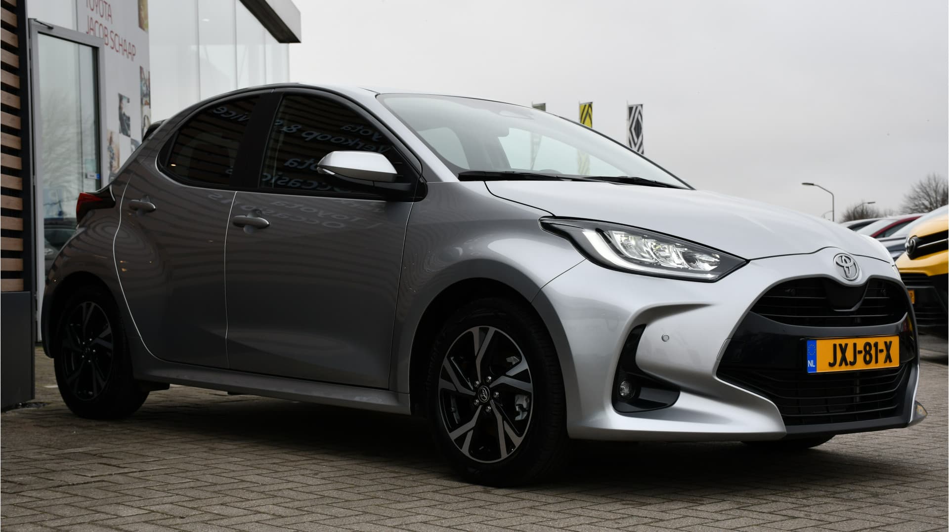 Toyota Yaris 1.5 Hybrid 115 Dynamic Limited 116pk Automaat thumbnail 24