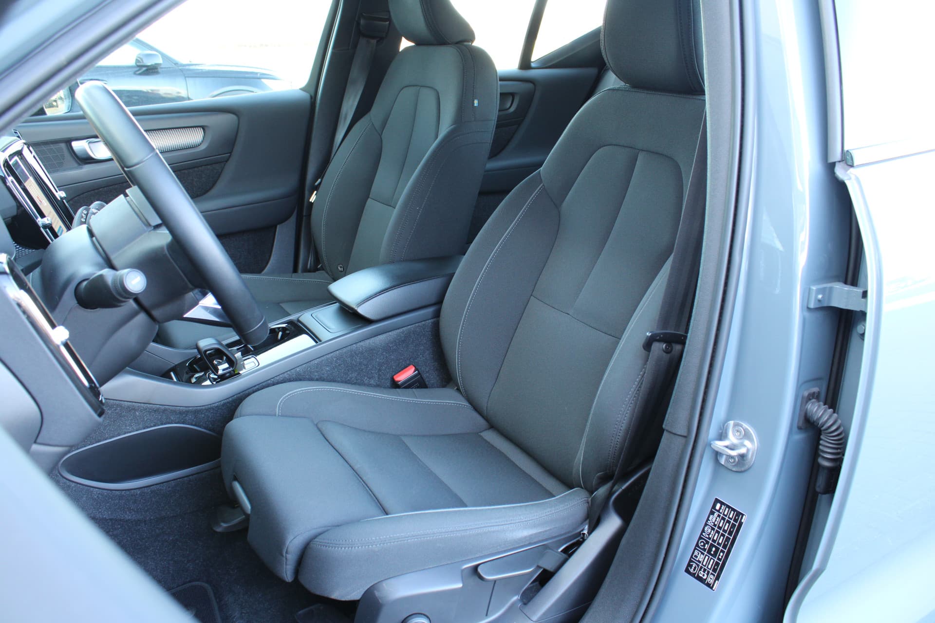 Volvo XC40 Recharge Twin Plus thumbnail 13