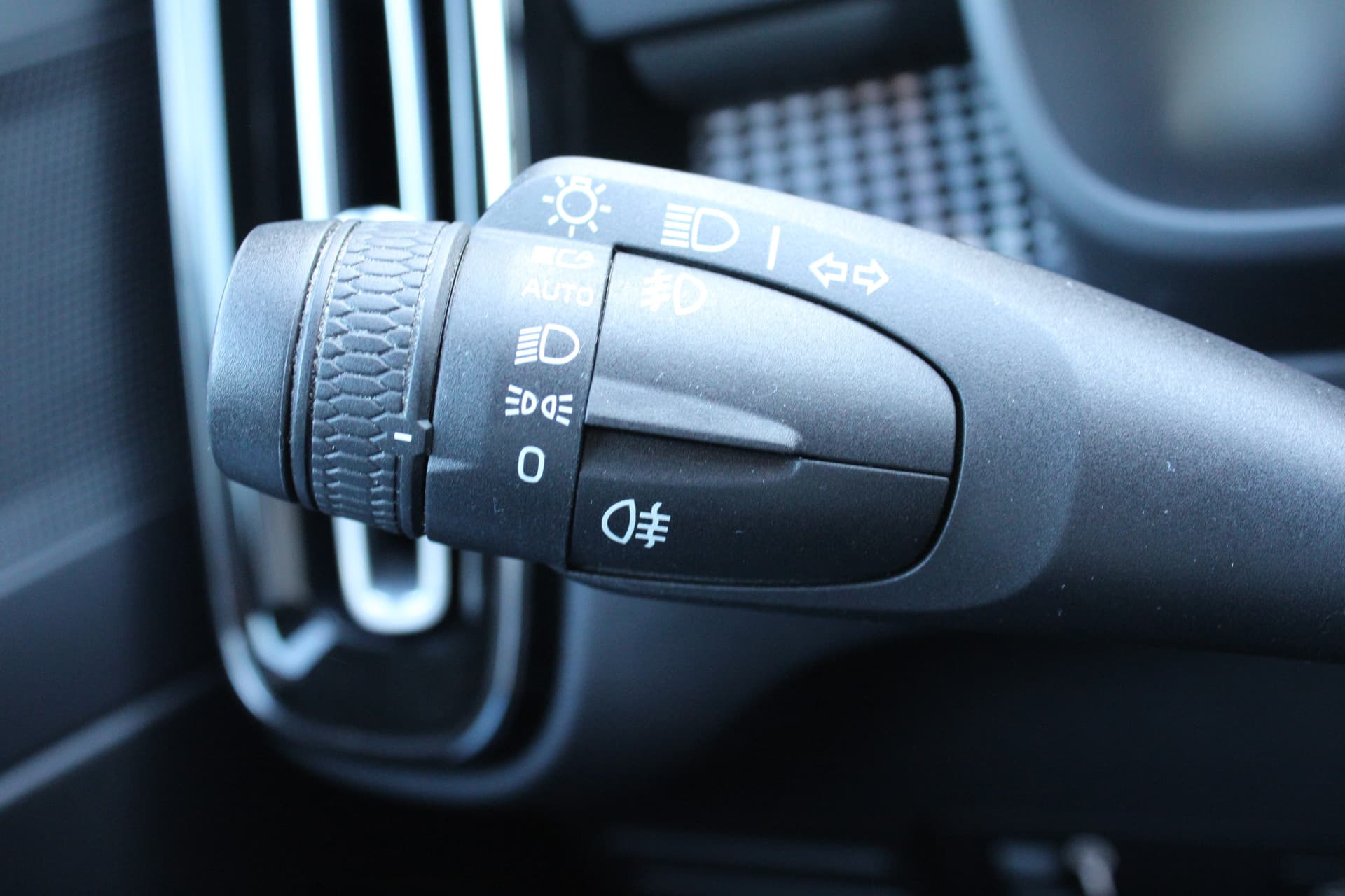 Volvo XC40 Recharge Twin Plus thumbnail 19