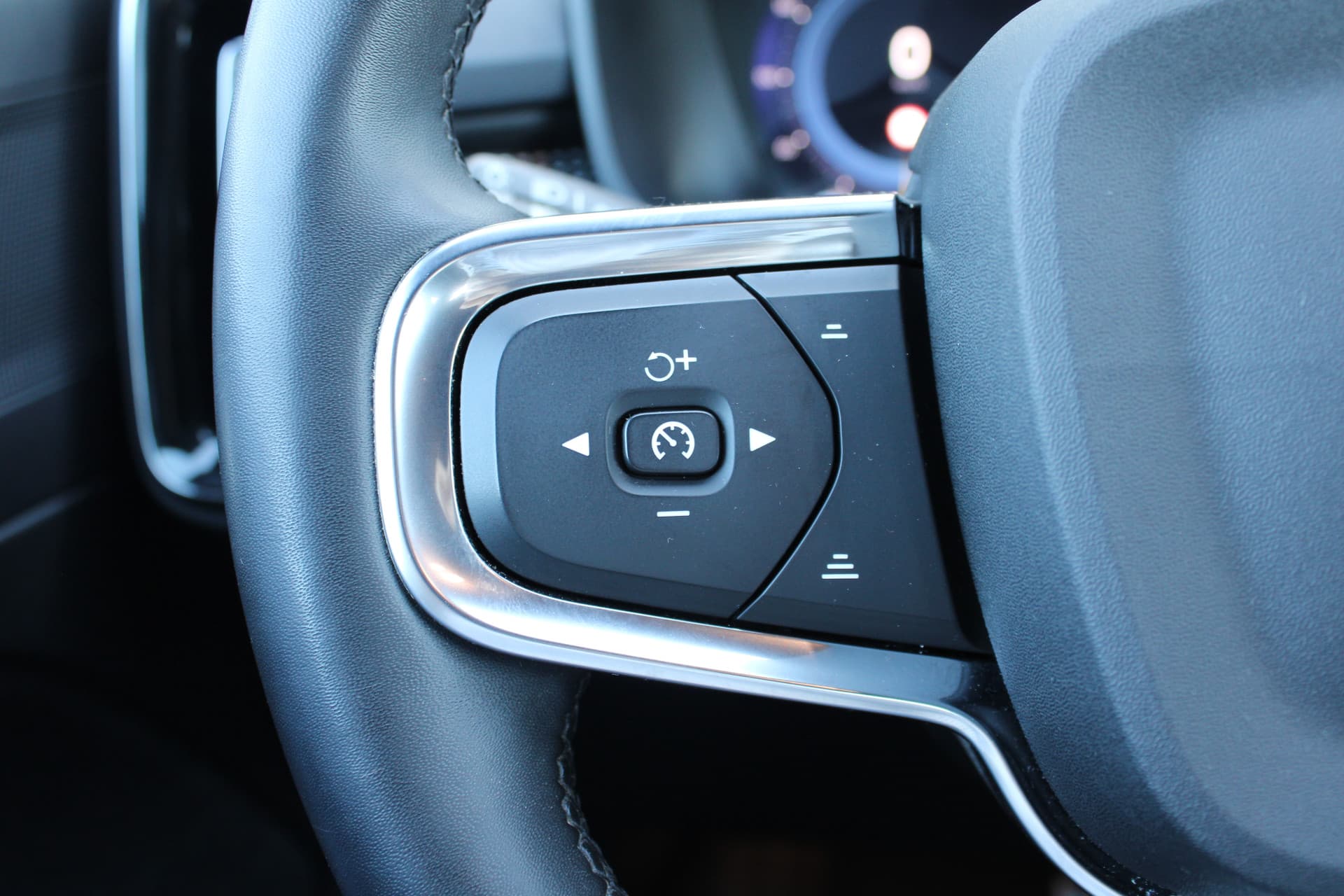 Volvo XC40 Recharge Twin Plus thumbnail 20