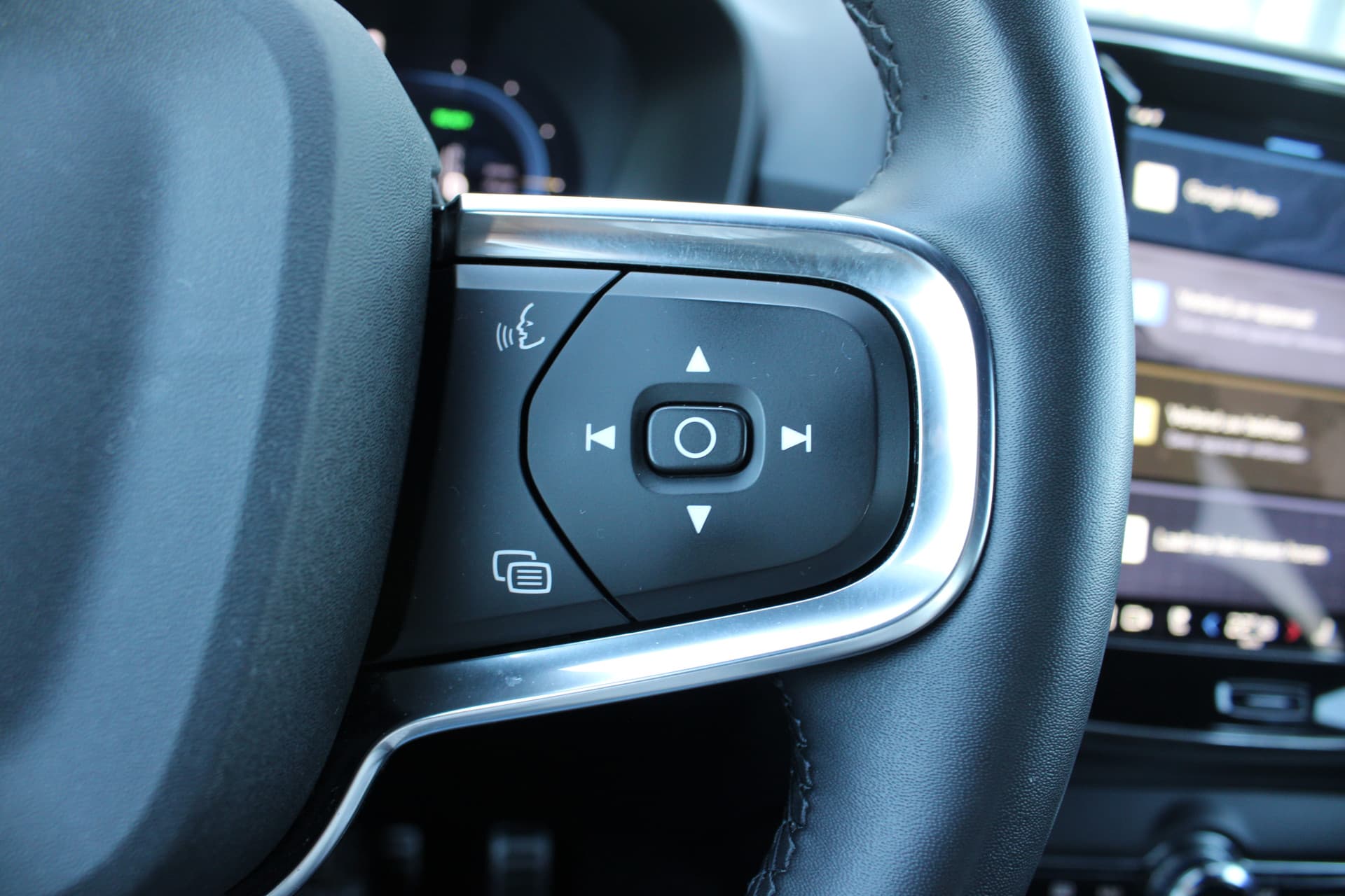 Volvo XC40 Recharge Twin Plus thumbnail 22