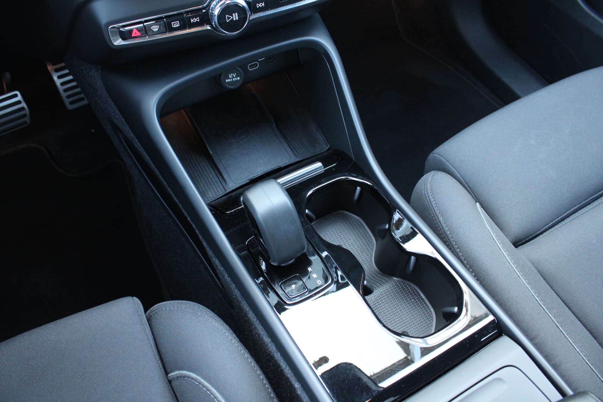 Volvo XC40 Recharge Twin Plus thumbnail 30