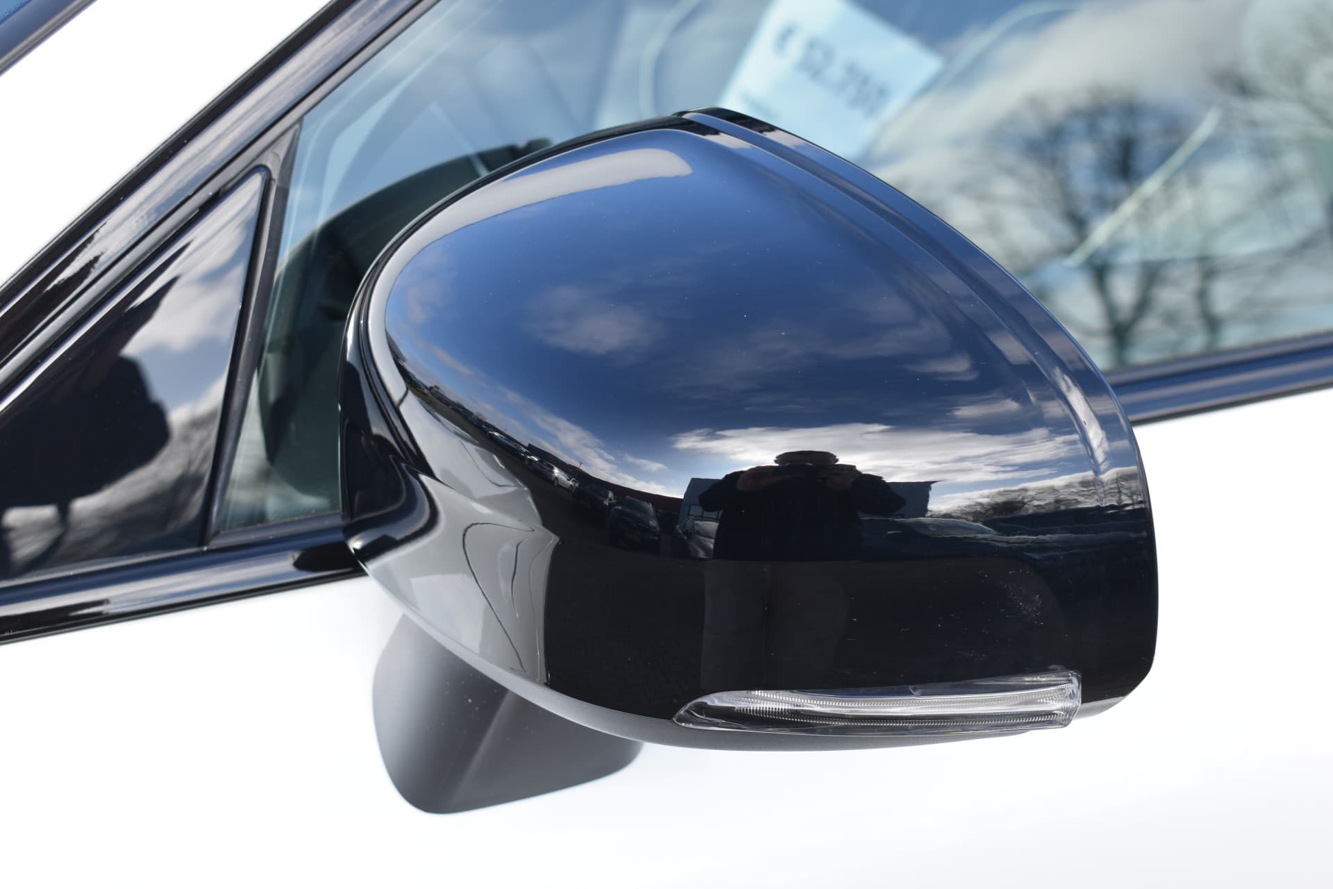 Volvo XC60 T6 AWD 350PK Plug-in Hybrid Plus Dark thumbnail 8