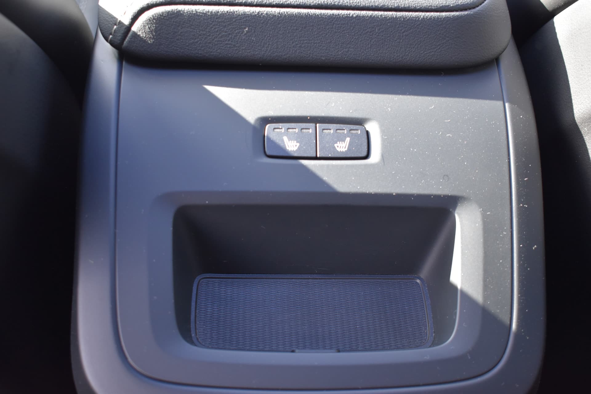 Volvo XC60 T6 AWD 350PK Plug-in Hybrid Plus Dark thumbnail 25